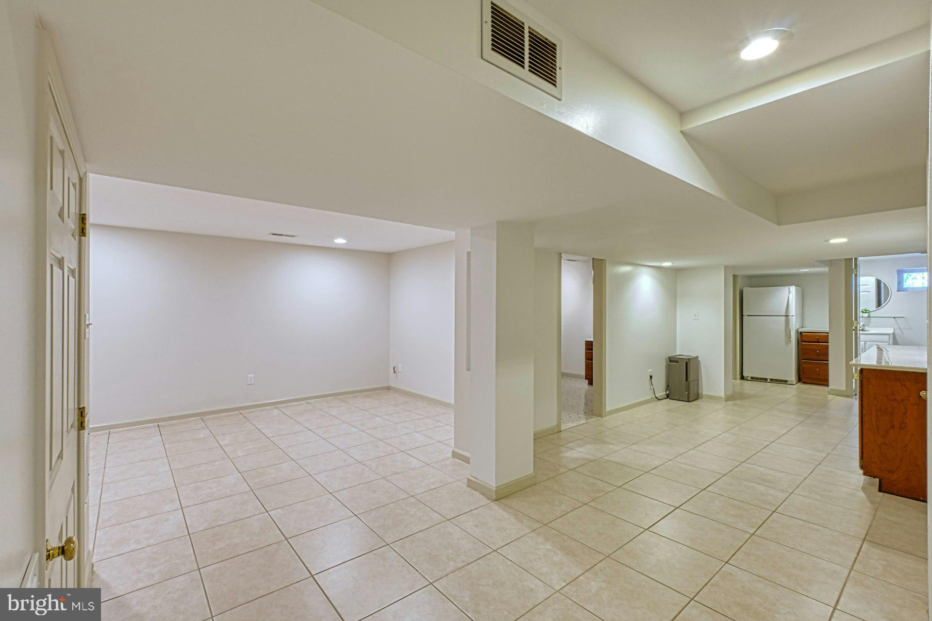 LORCOM GROVE - Residential