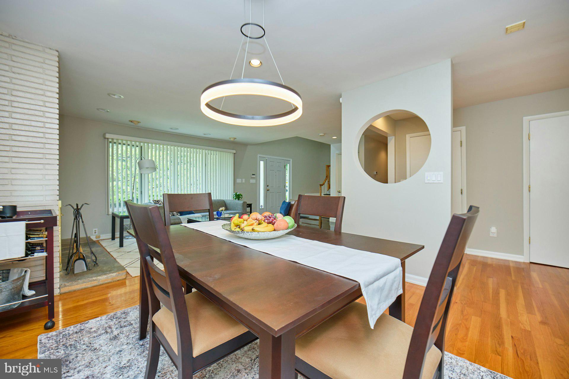 LORCOM GROVE - Residential