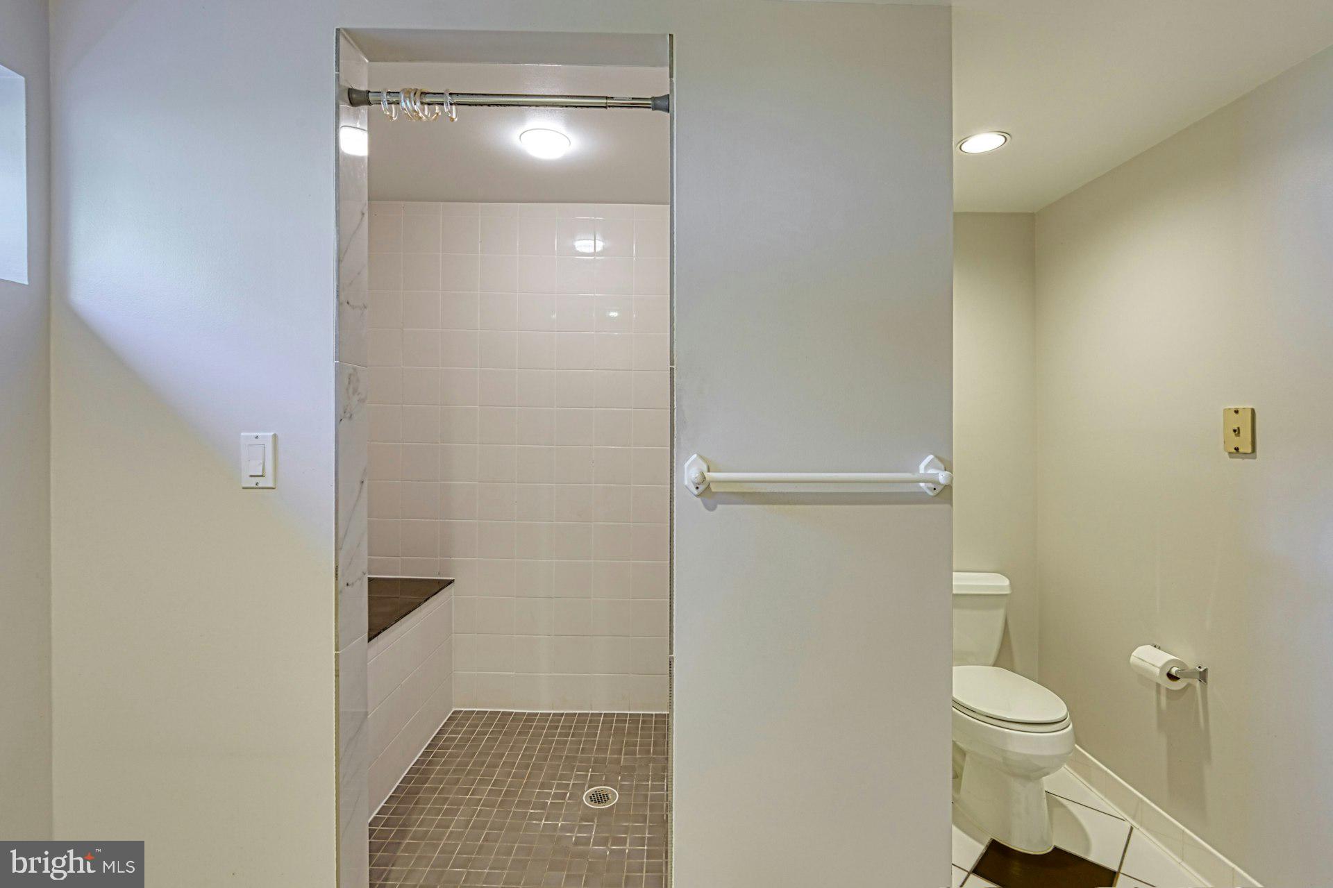 LORCOM GROVE - Residential