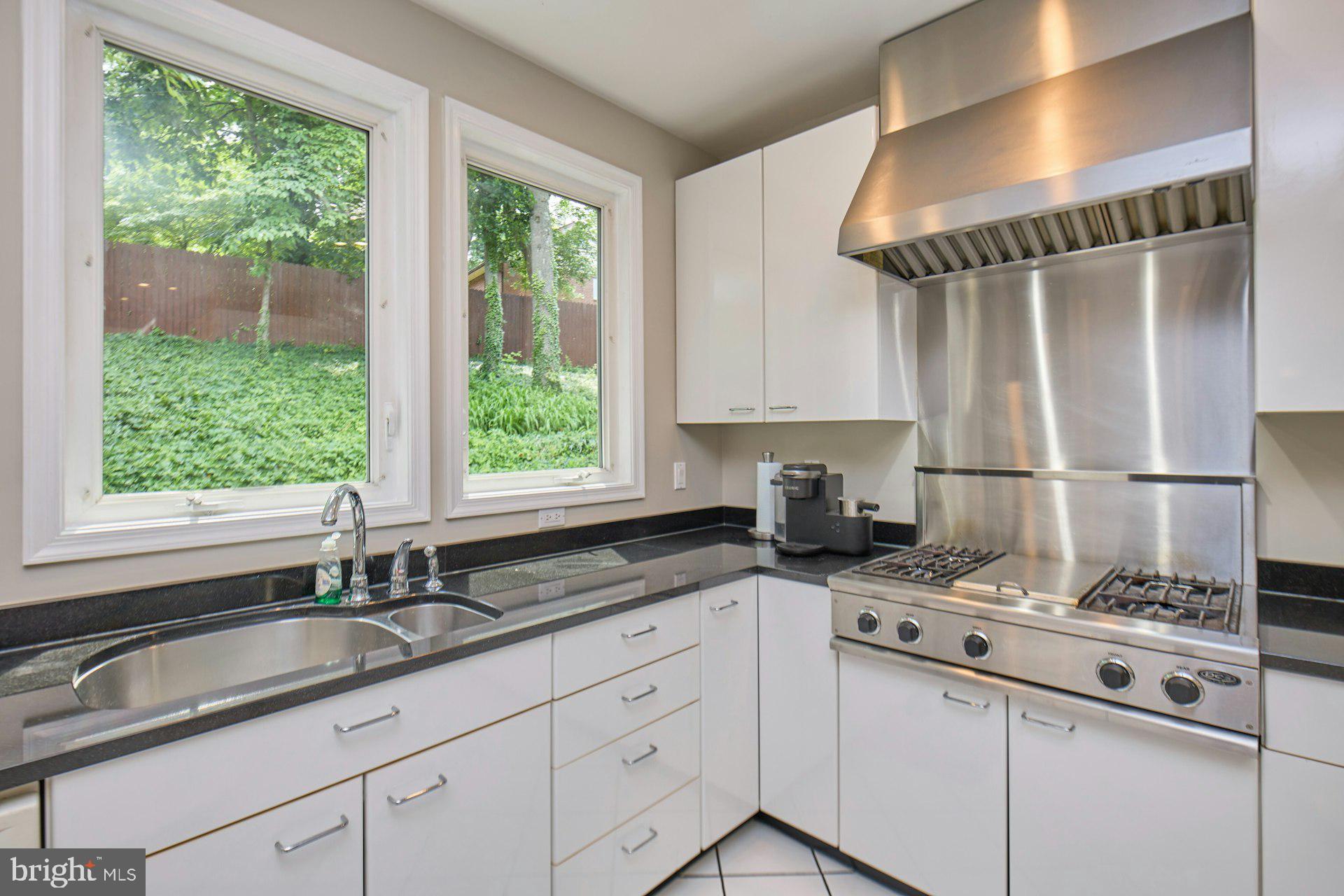 LORCOM GROVE - Residential