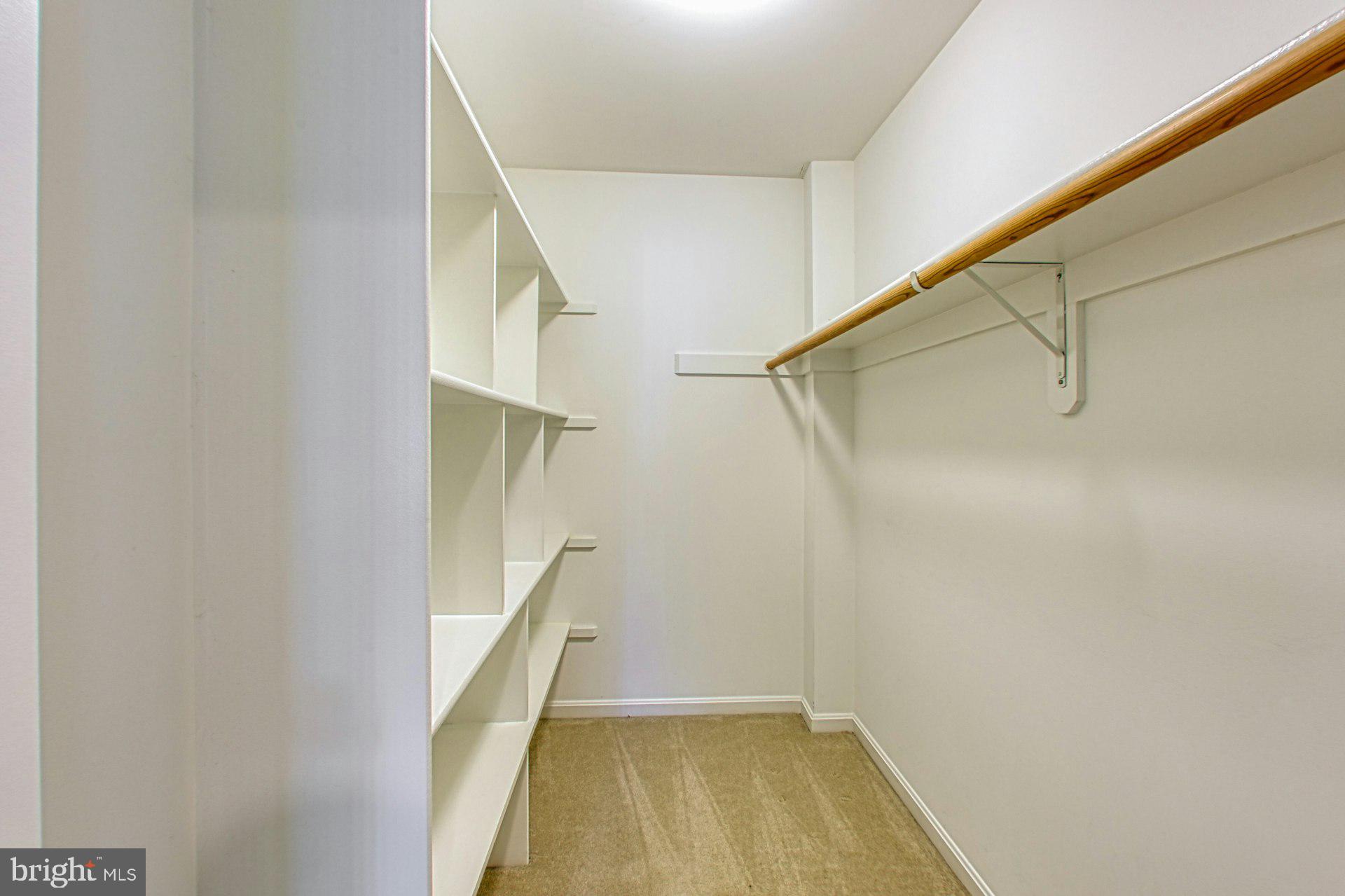 LORCOM GROVE - Residential