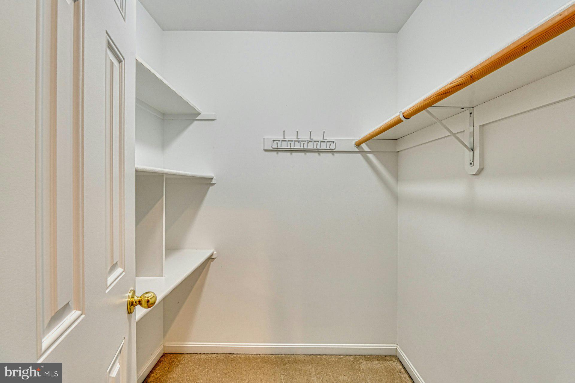 LORCOM GROVE - Residential