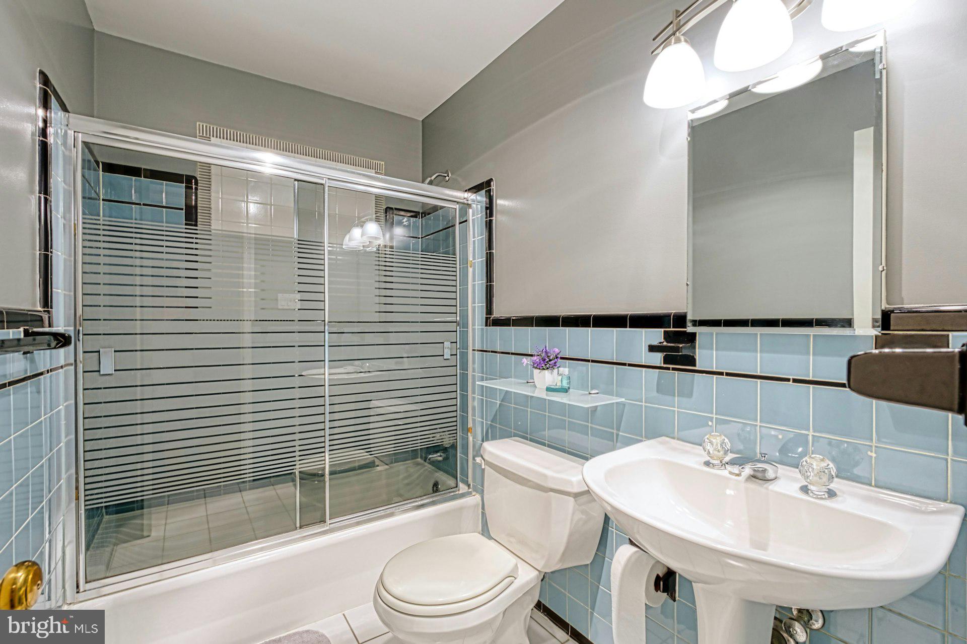 LORCOM GROVE - Residential