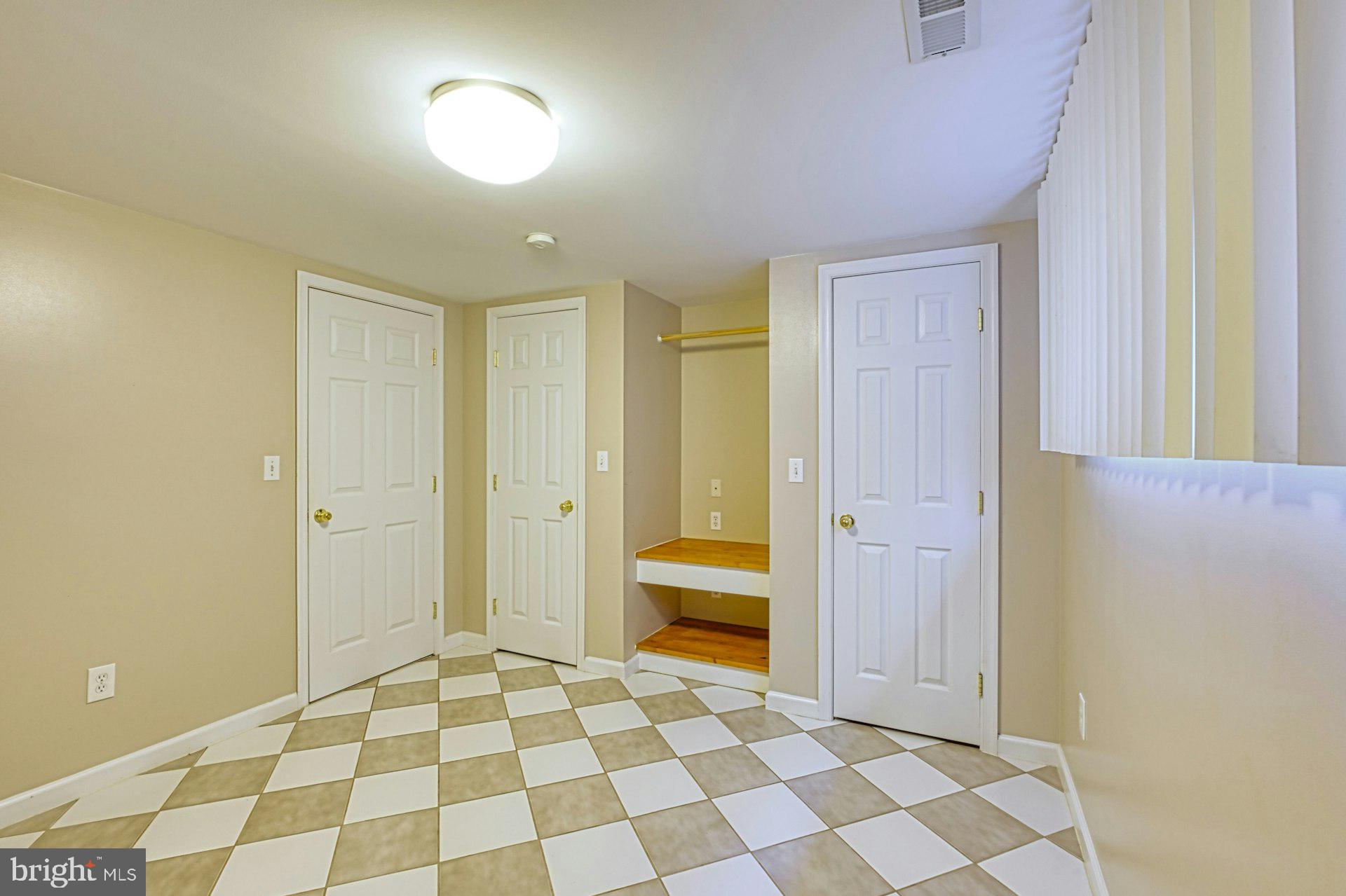 LORCOM GROVE - Residential