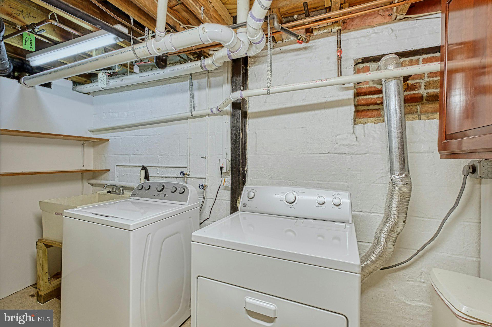 LORCOM GROVE - Residential