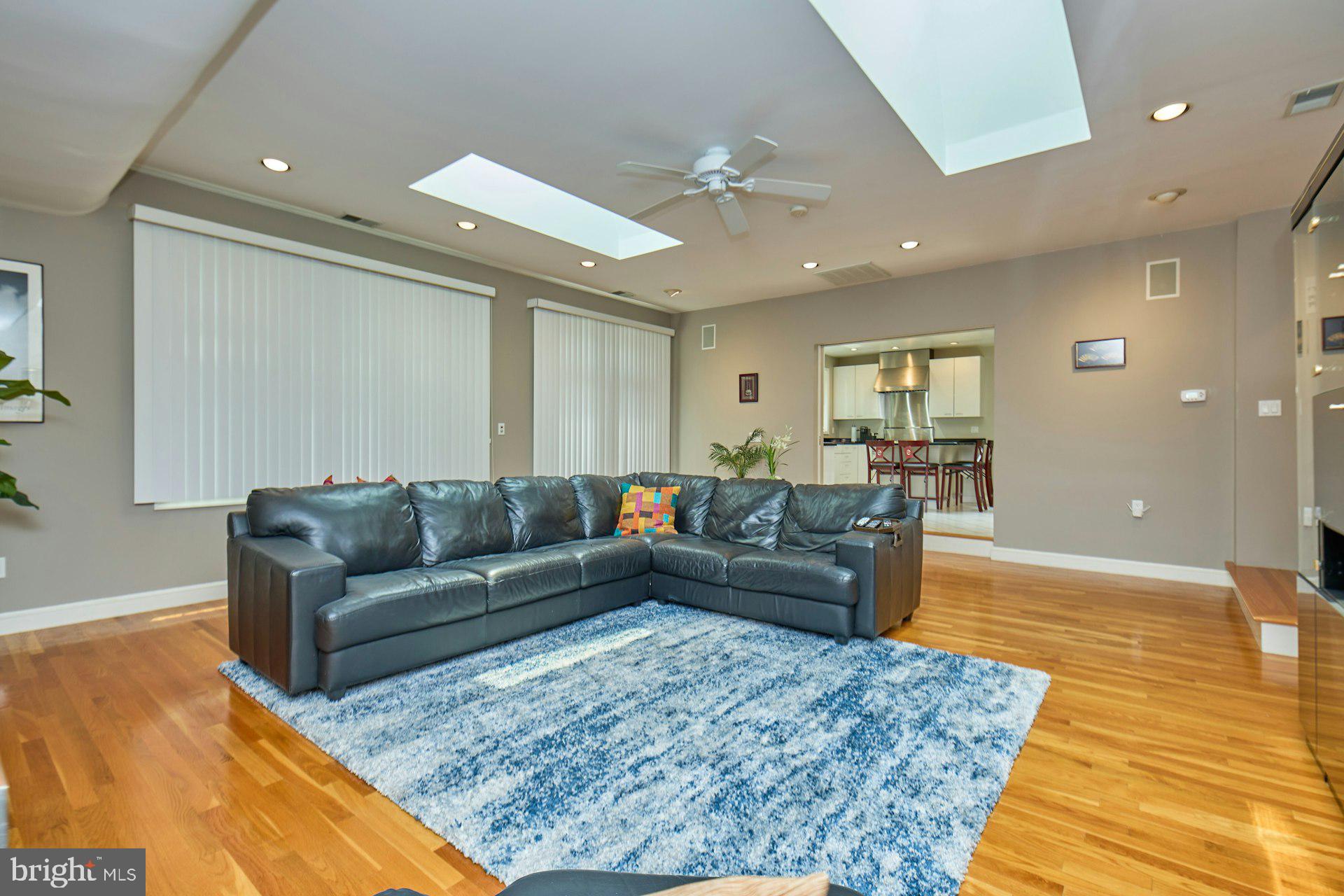 LORCOM GROVE - Residential