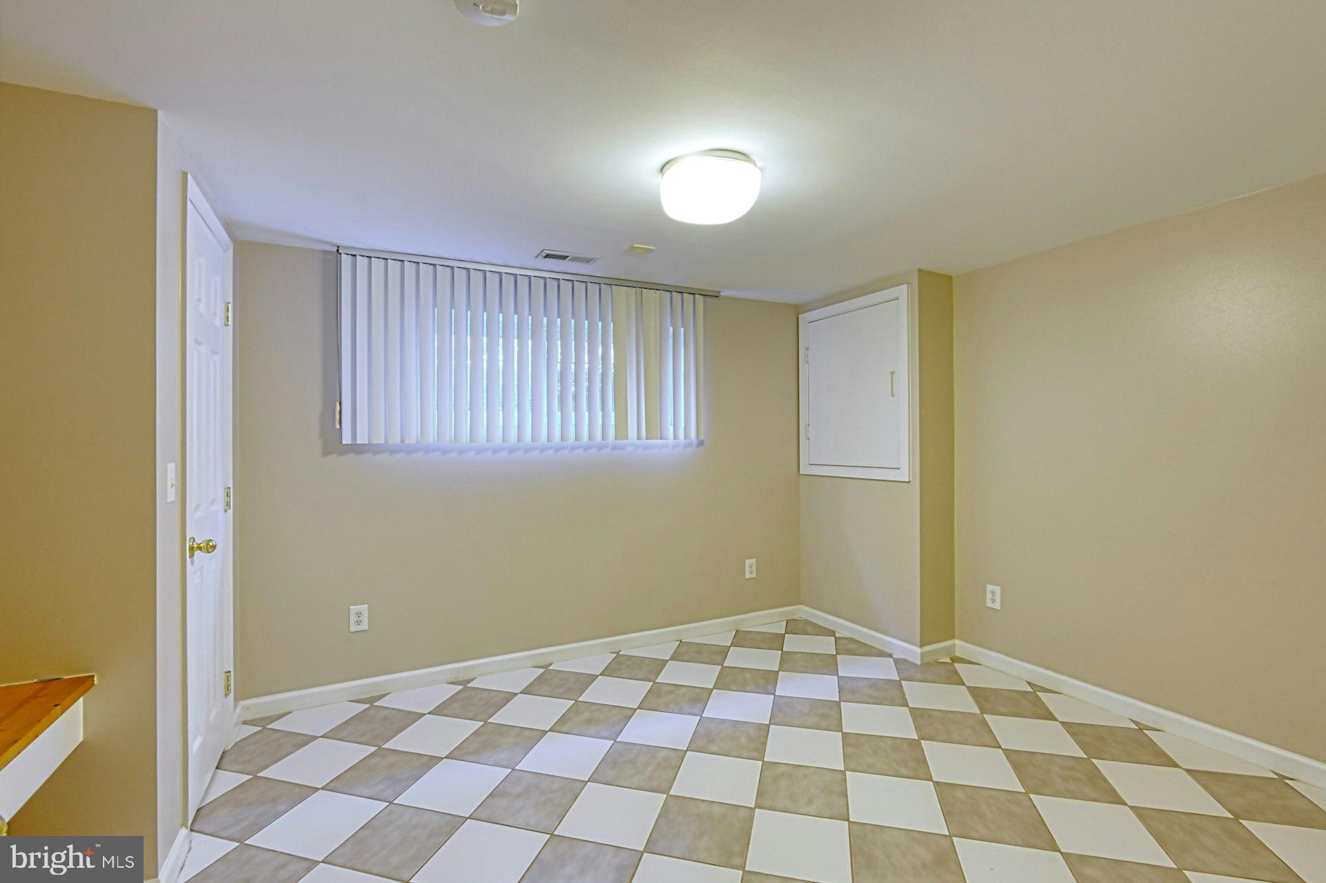 LORCOM GROVE - Residential