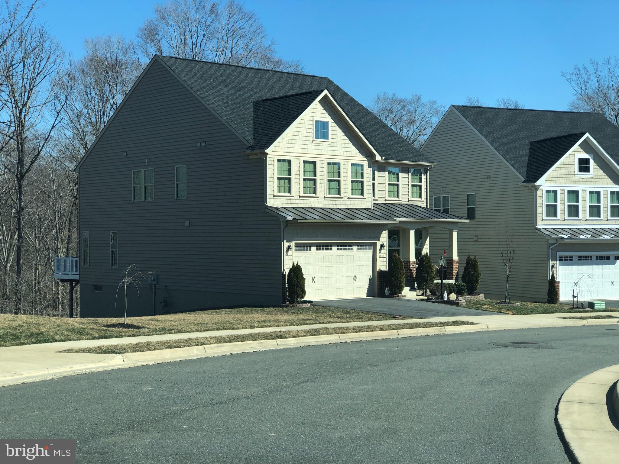 MAY'S QUARTER - Residential