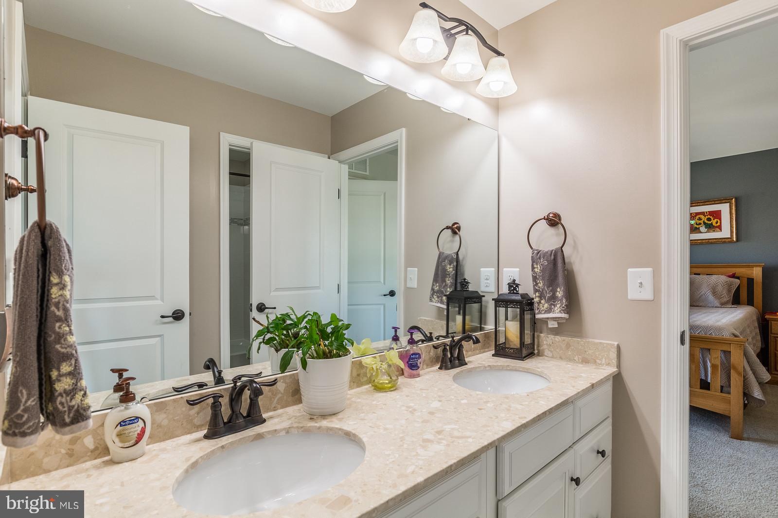 MAY'S QUARTER - Residential