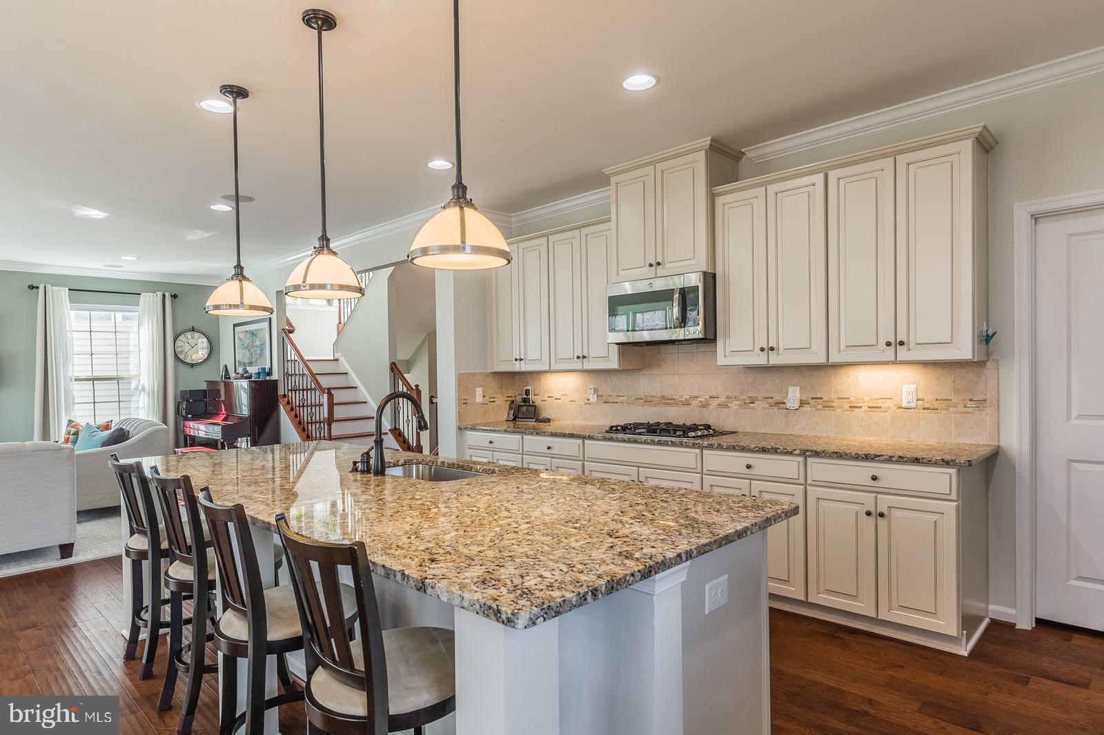 MAY'S QUARTER - Residential