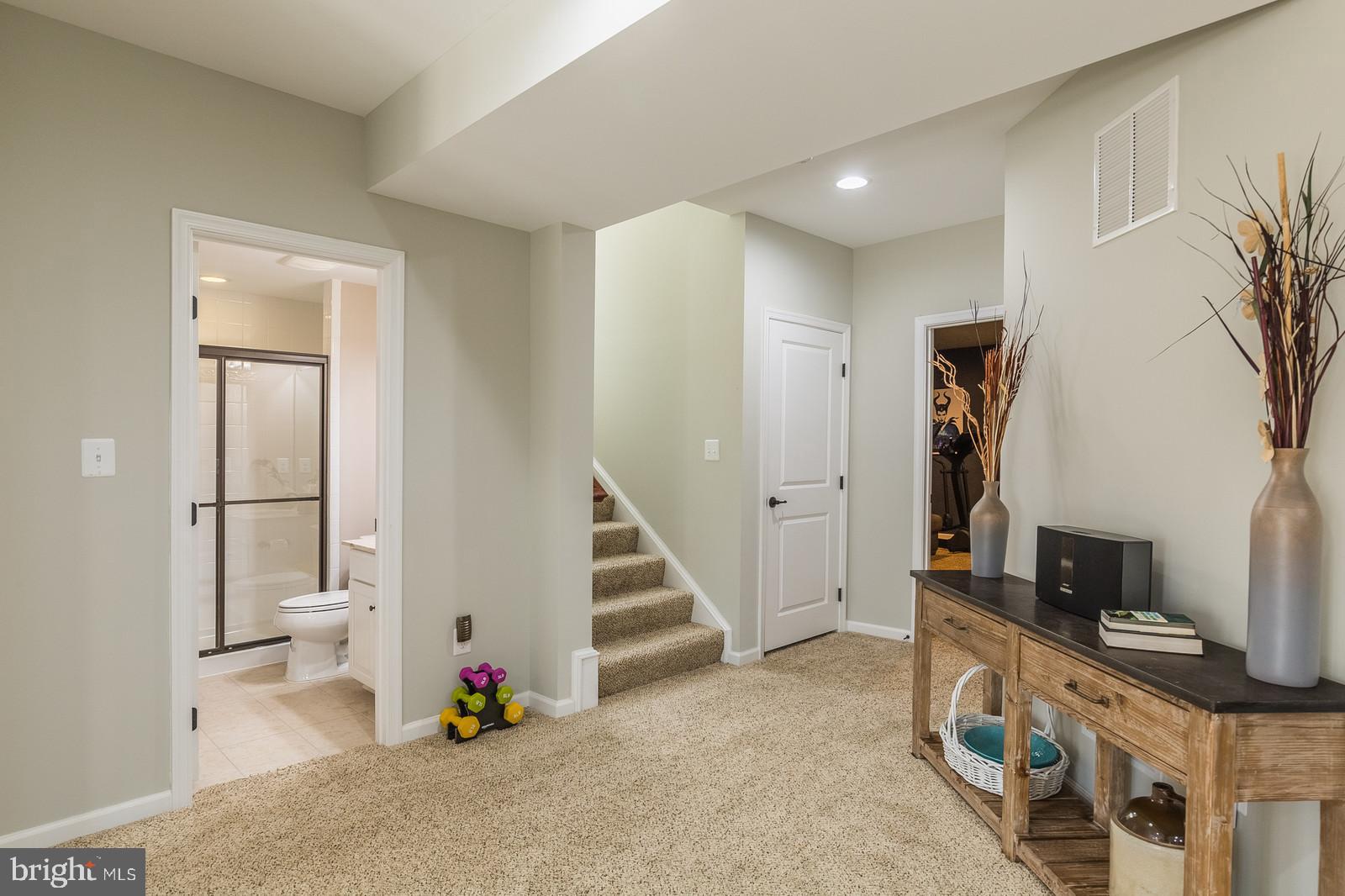 MAY'S QUARTER - Residential