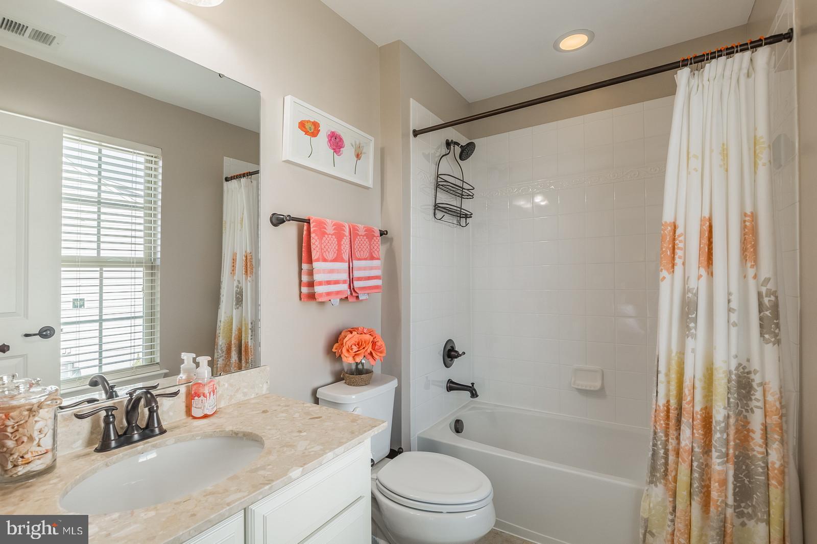 MAY'S QUARTER - Residential