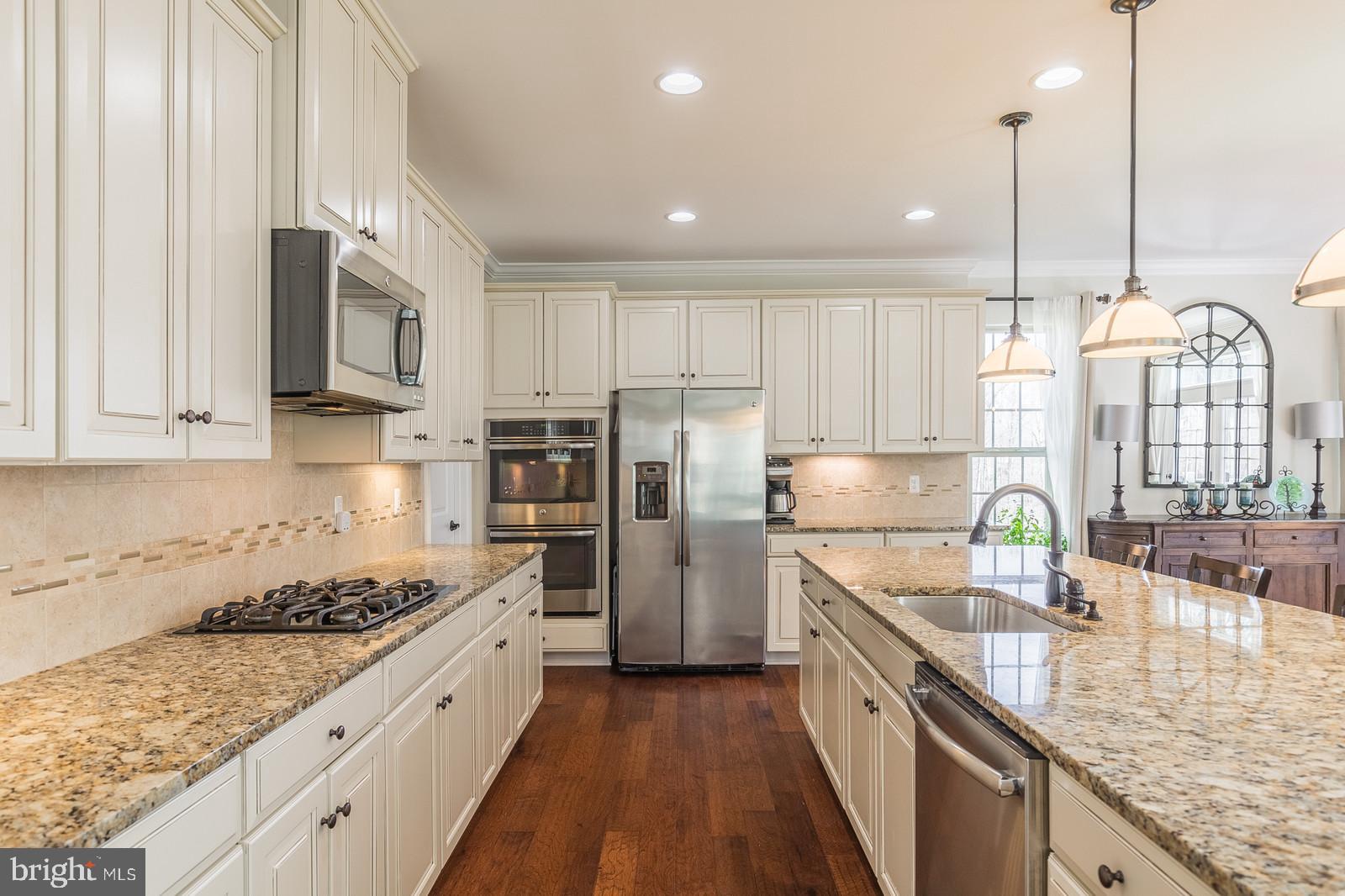 MAY'S QUARTER - Residential