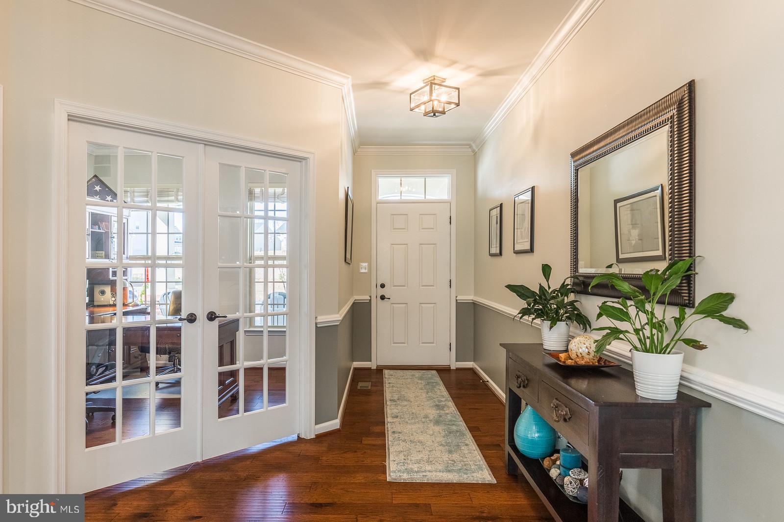 MAY'S QUARTER - Residential