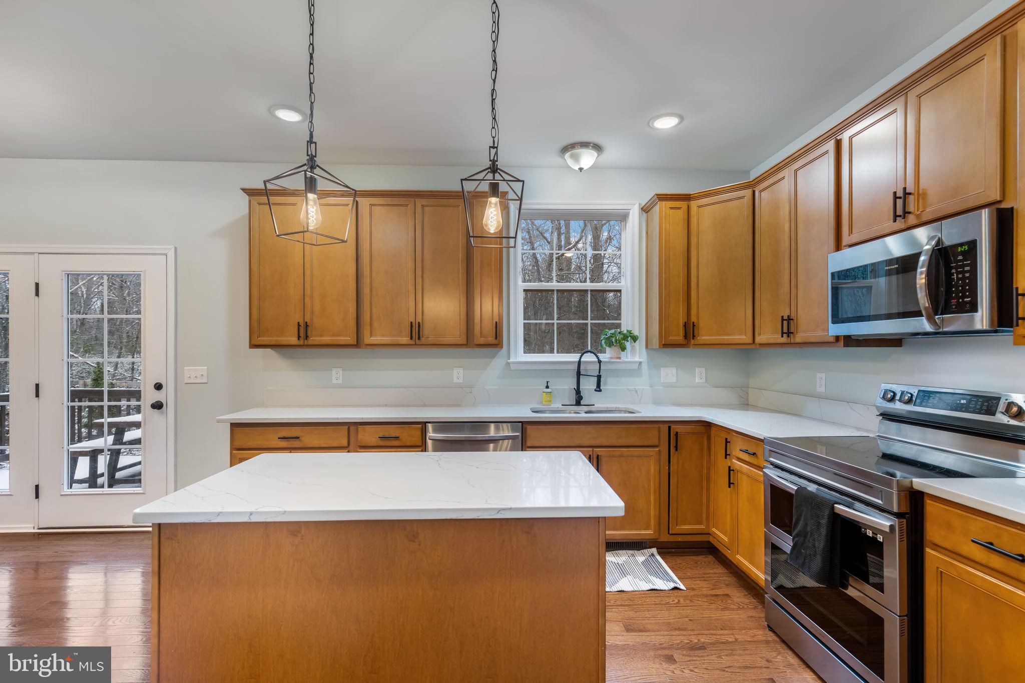 LAKE WILDERNESS - Residential