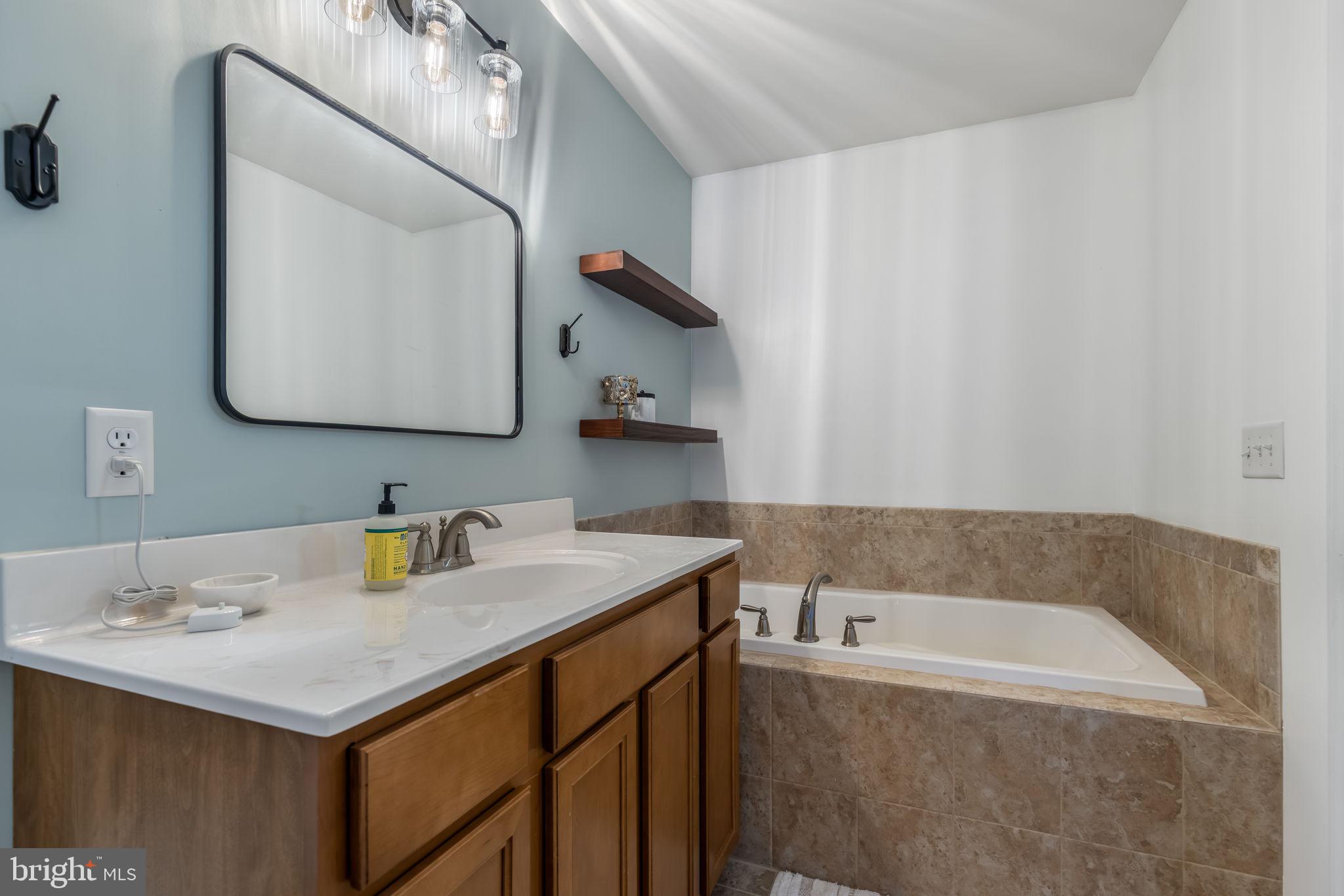 LAKE WILDERNESS - Residential