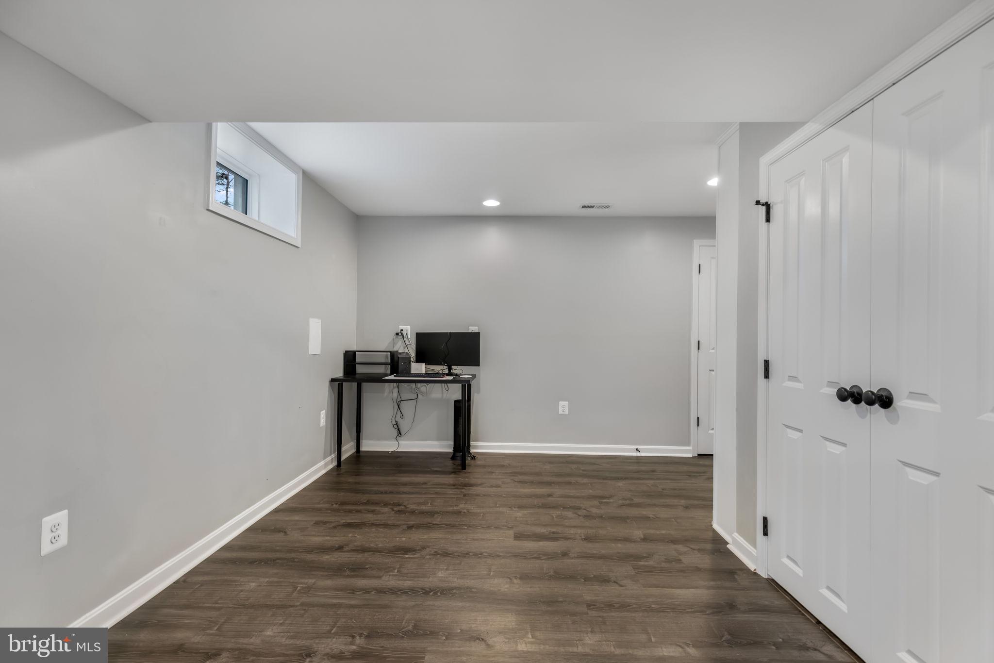 LAKE WILDERNESS - Residential