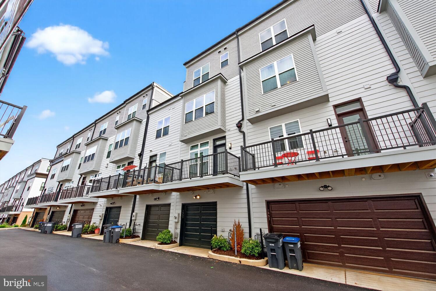 TYSONS RIDGE - Residential