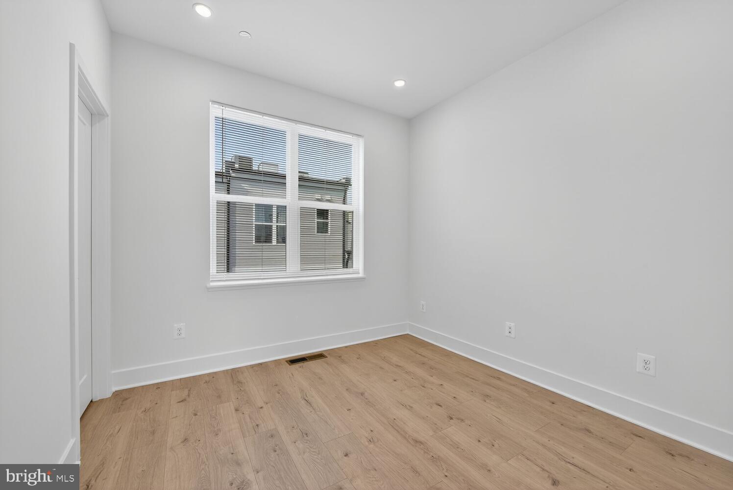 TYSONS RIDGE - Residential