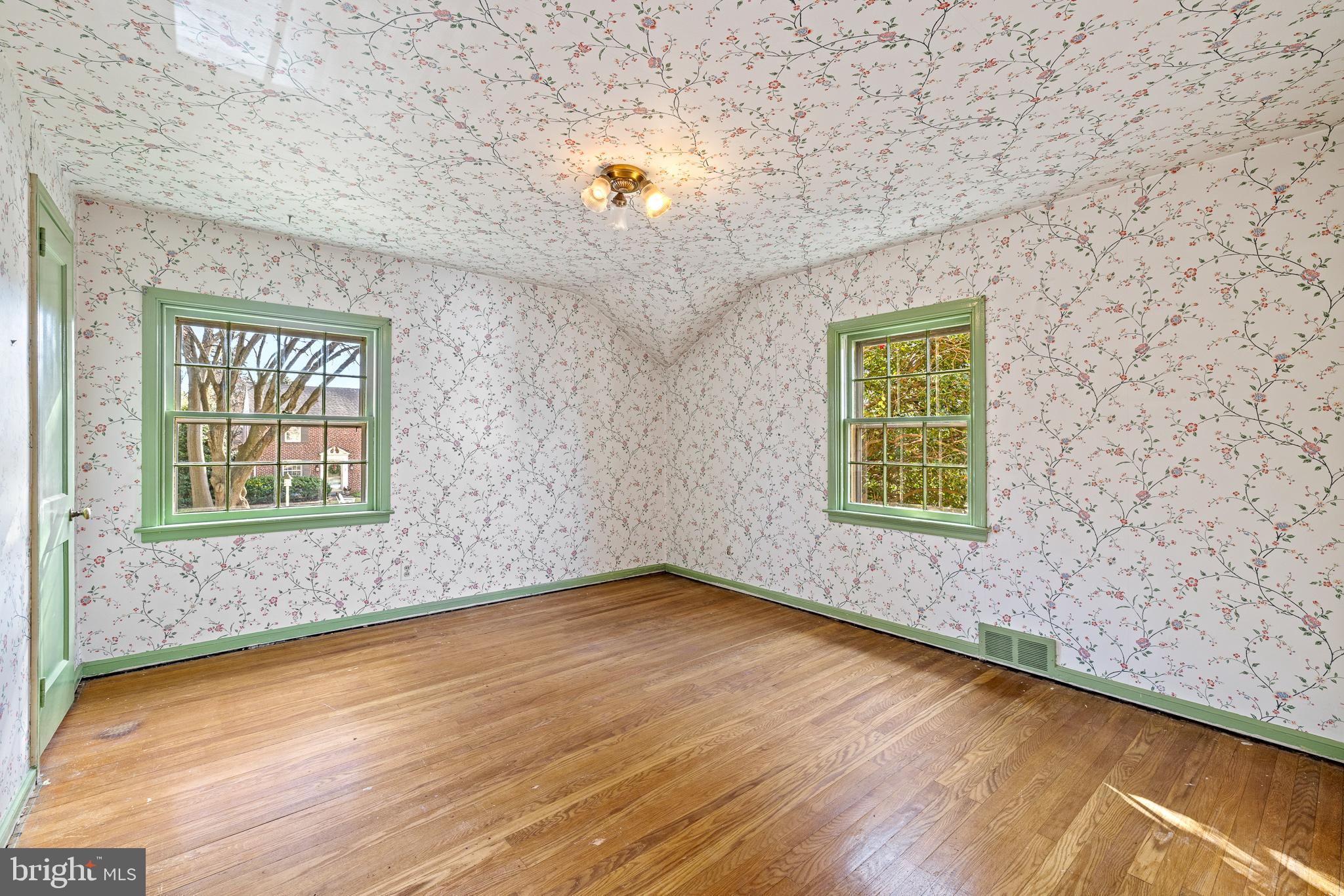 OLD OAKS - Residential