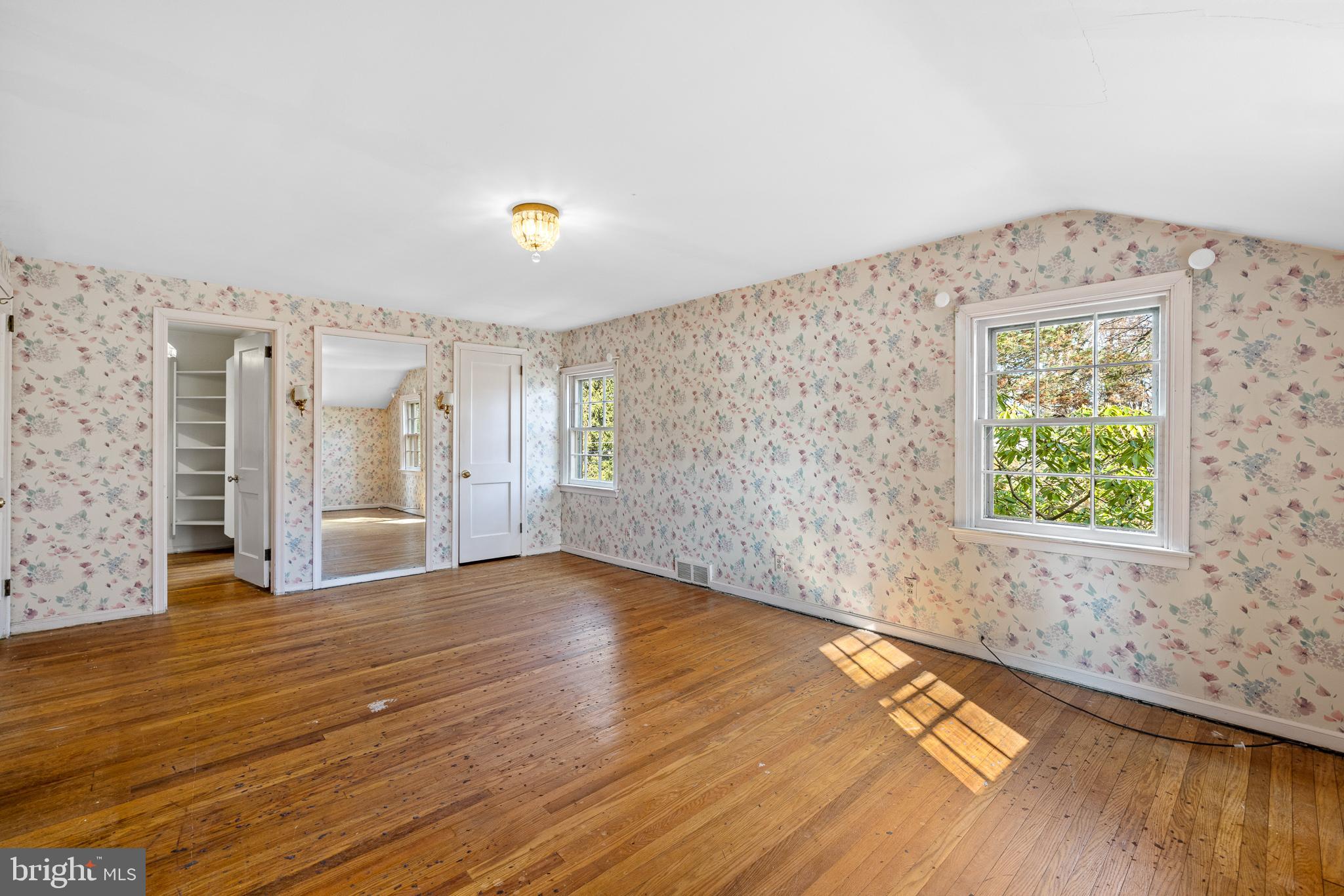 OLD OAKS - Residential