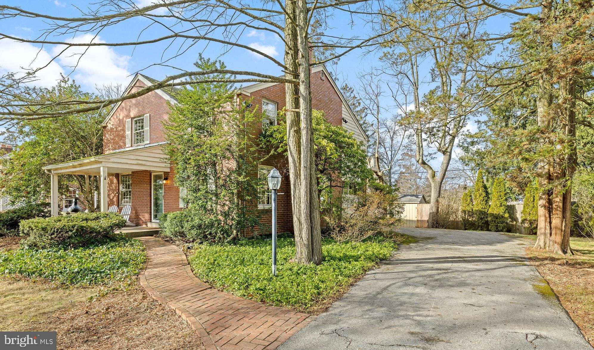 OLD OAKS - Residential