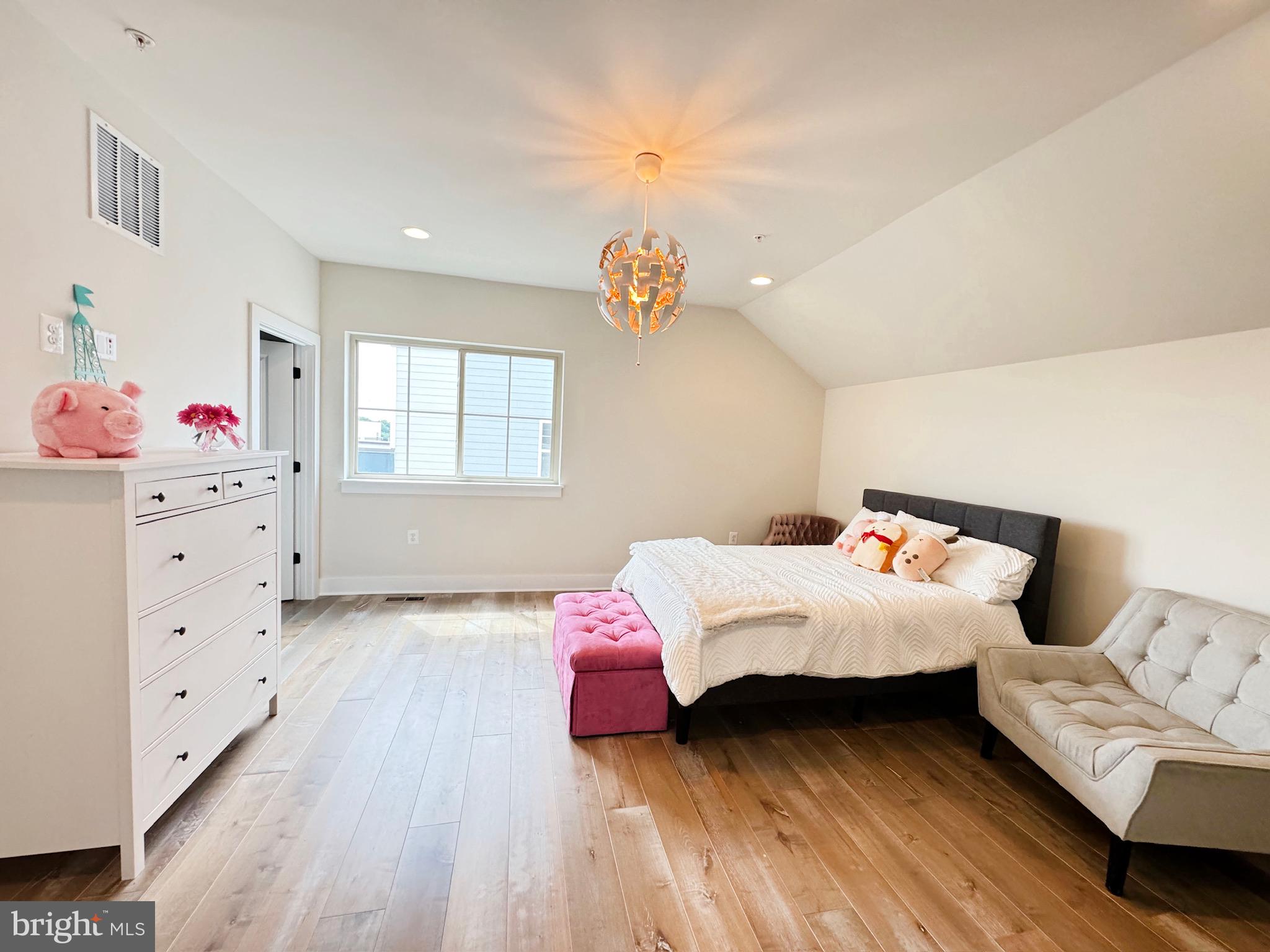 CROWN FARM - Residential