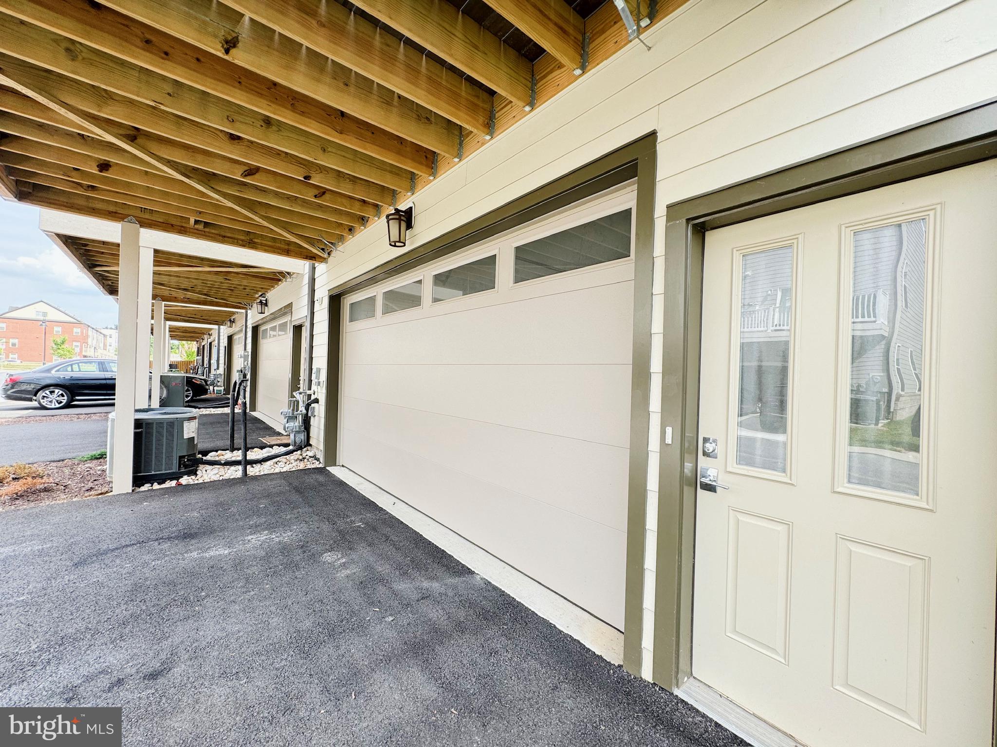 CROWN FARM - Residential