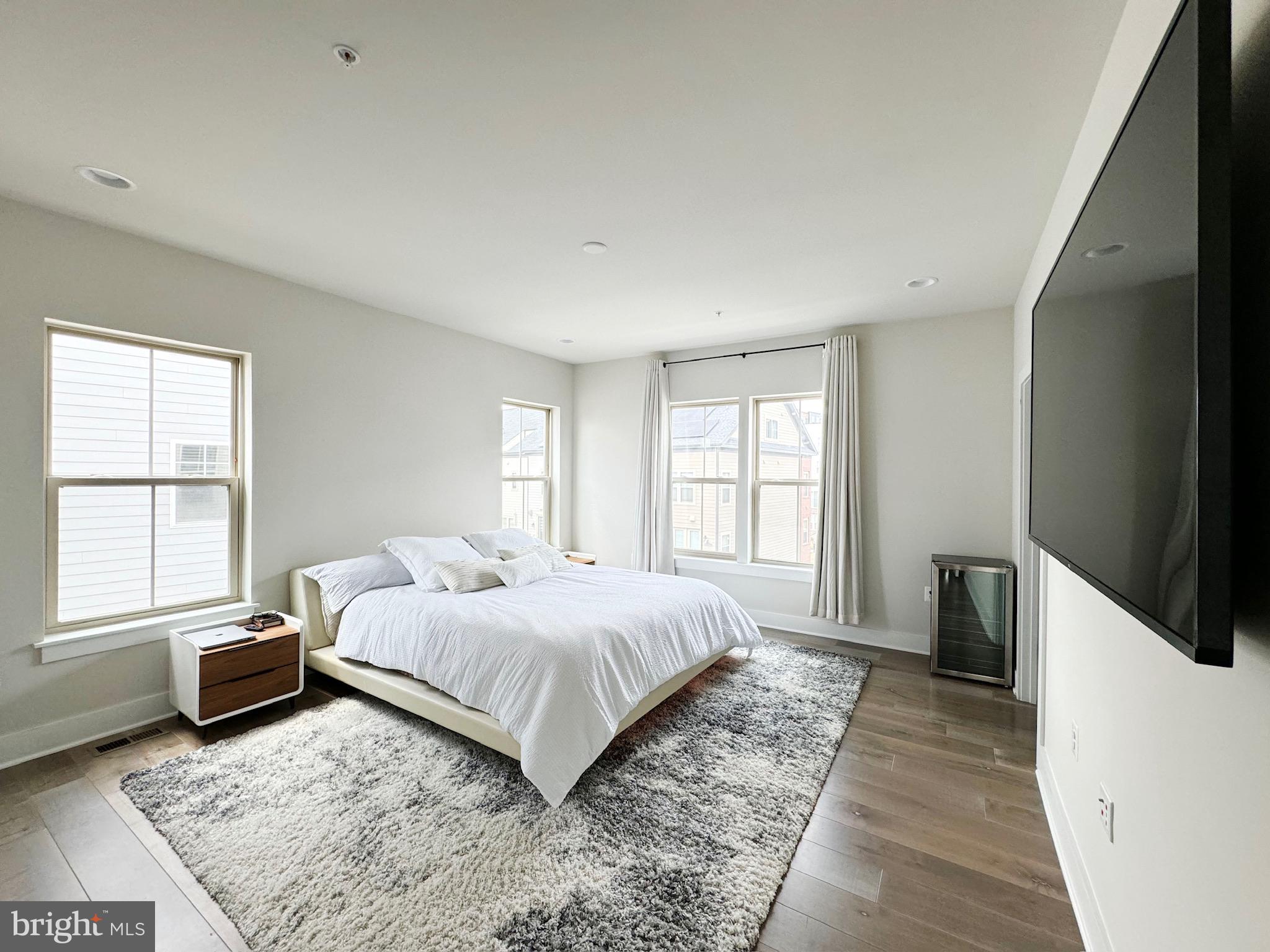 CROWN FARM - Residential