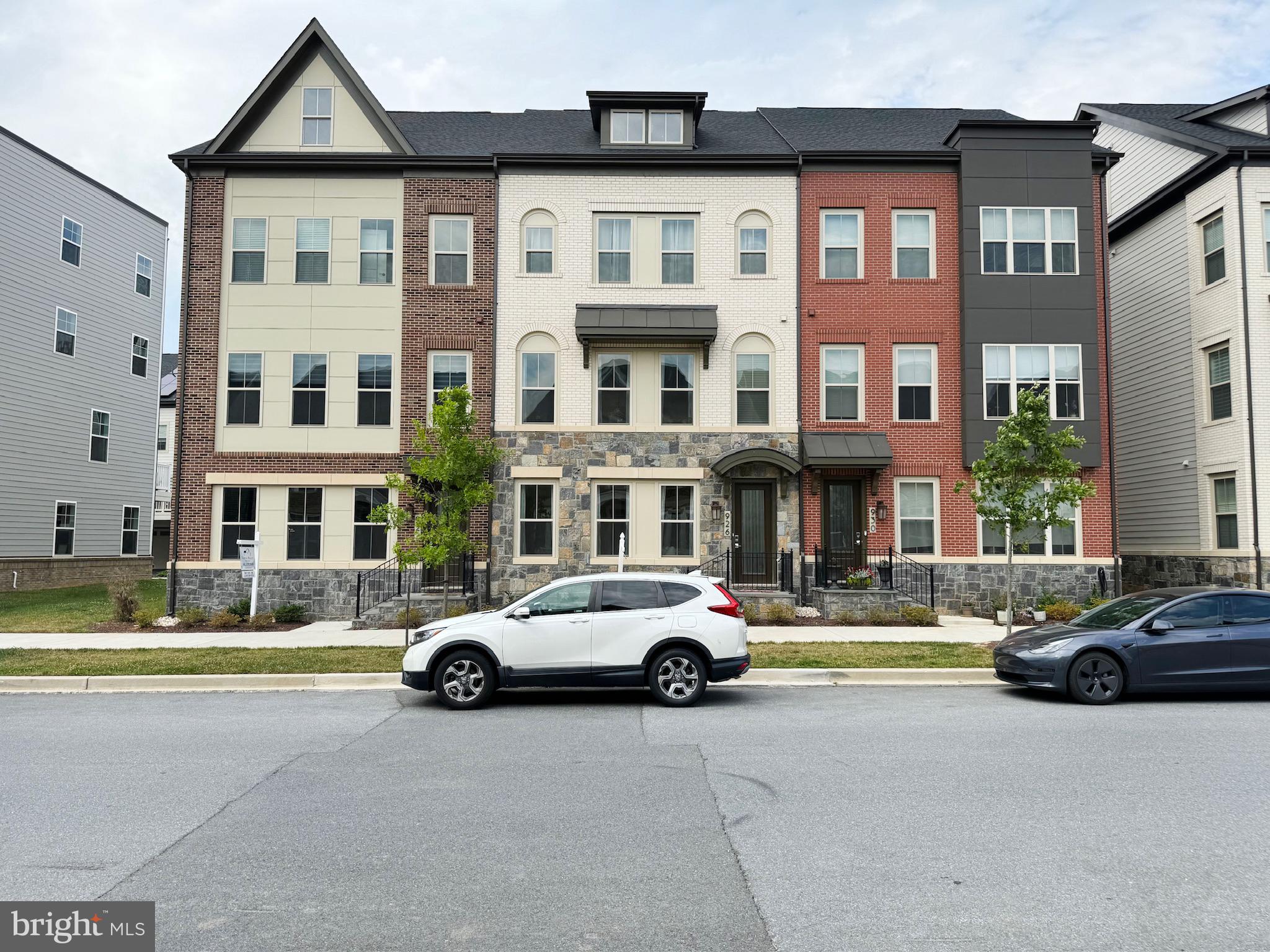 CROWN FARM - Residential