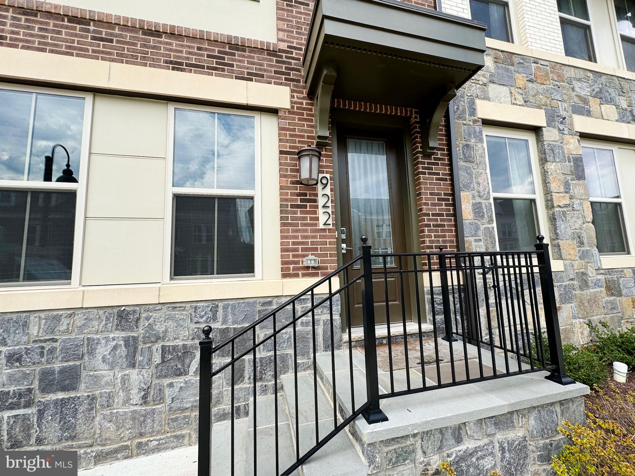 CROWN FARM - Residential