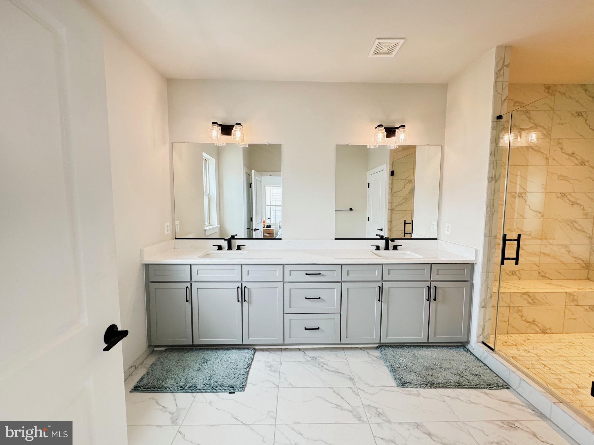 CROWN FARM - Residential