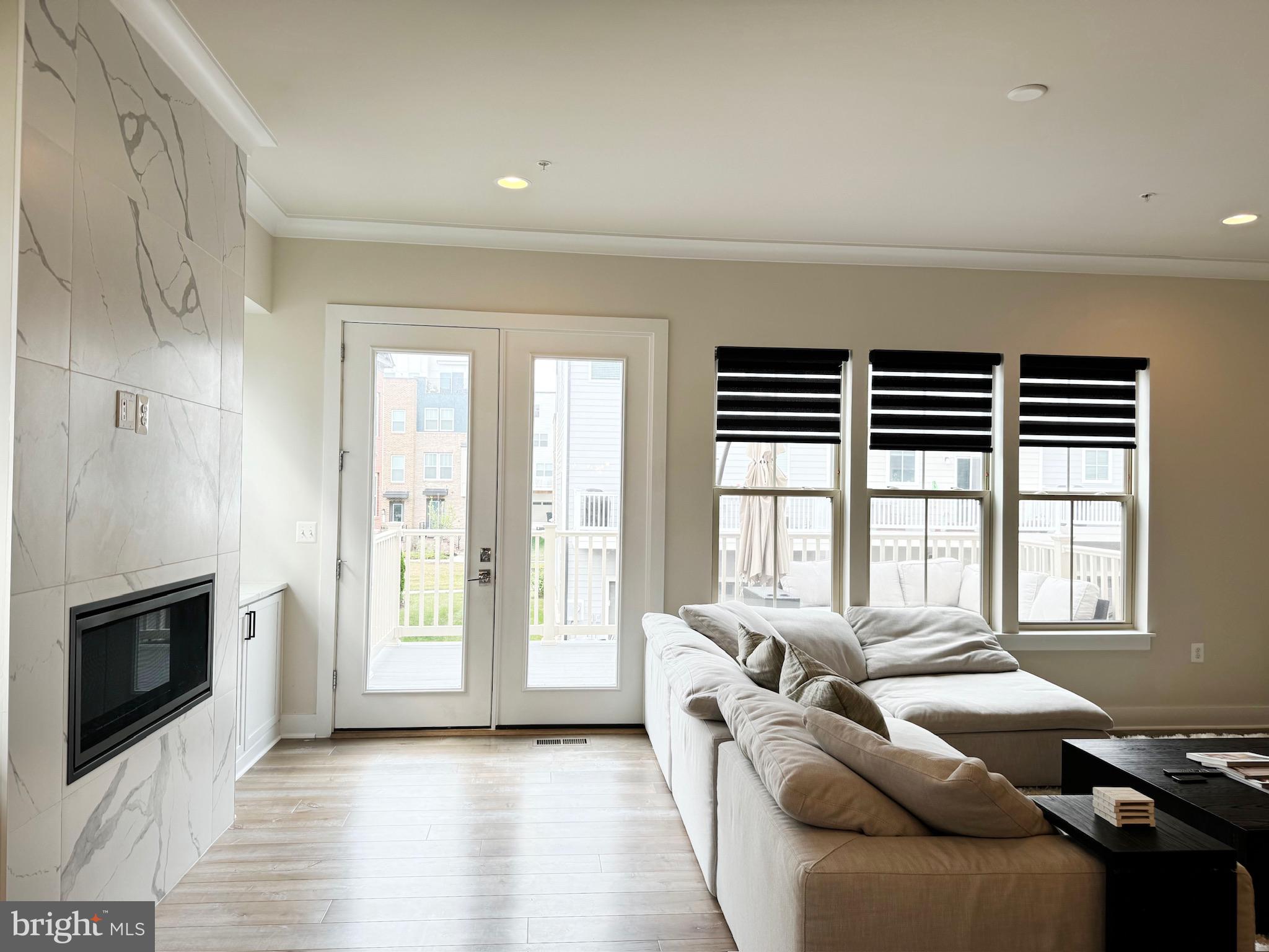 CROWN FARM - Residential