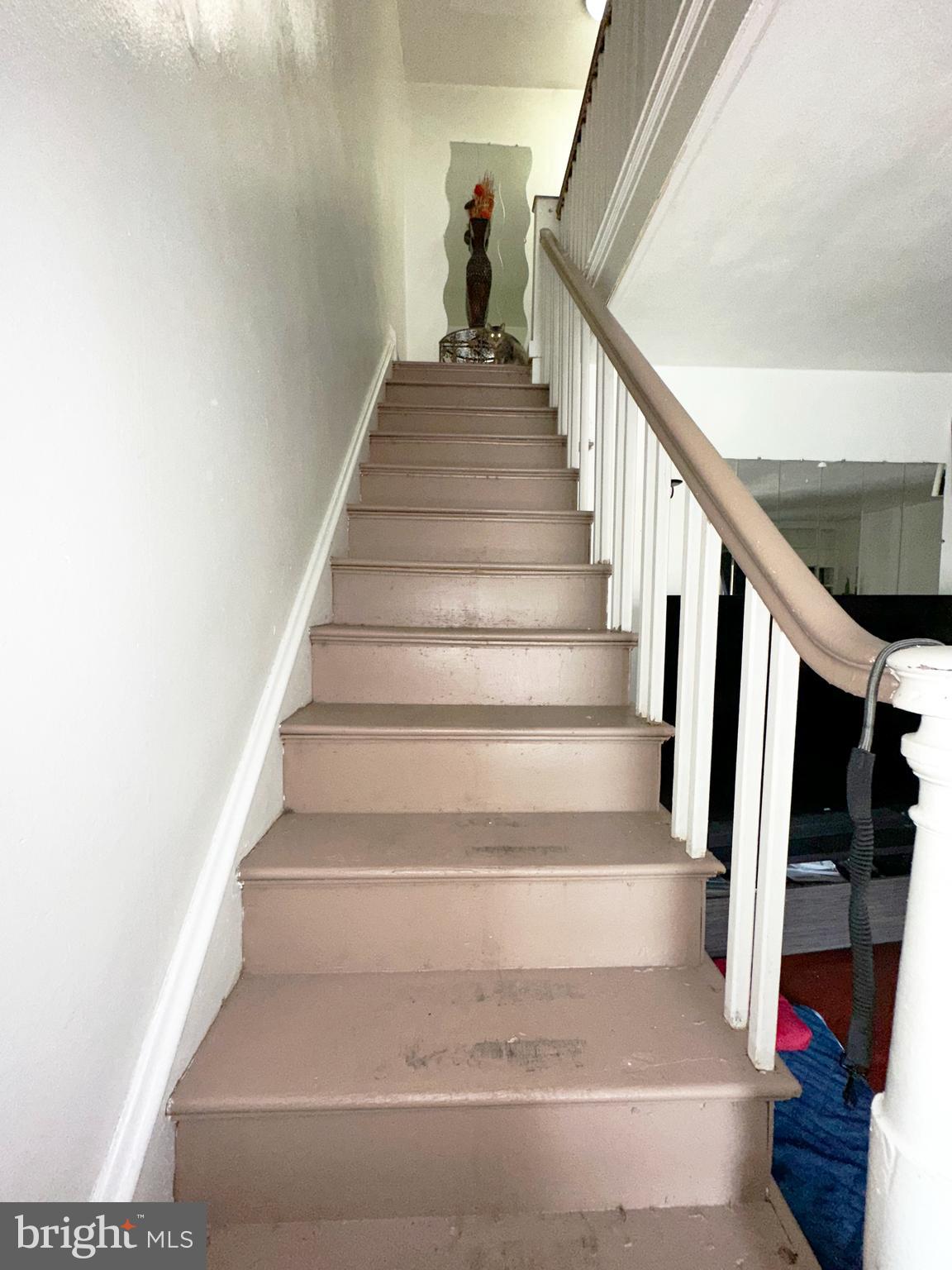 LAWNCREST - Residential