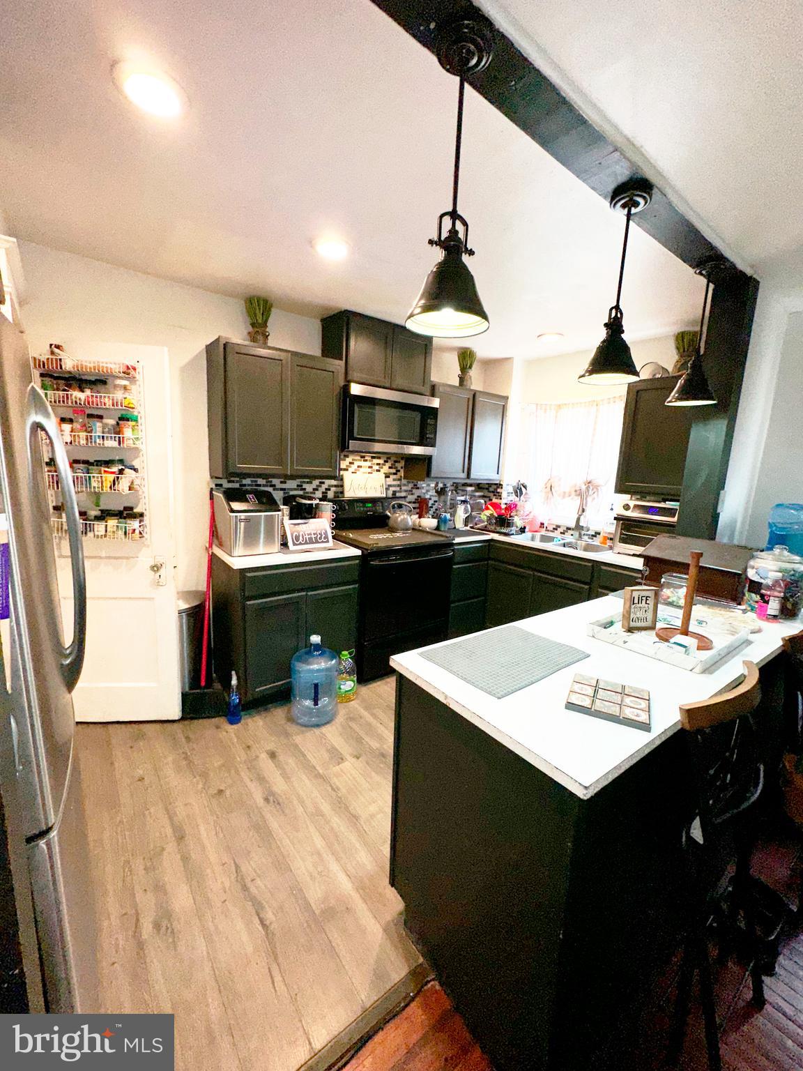 LAWNCREST - Residential