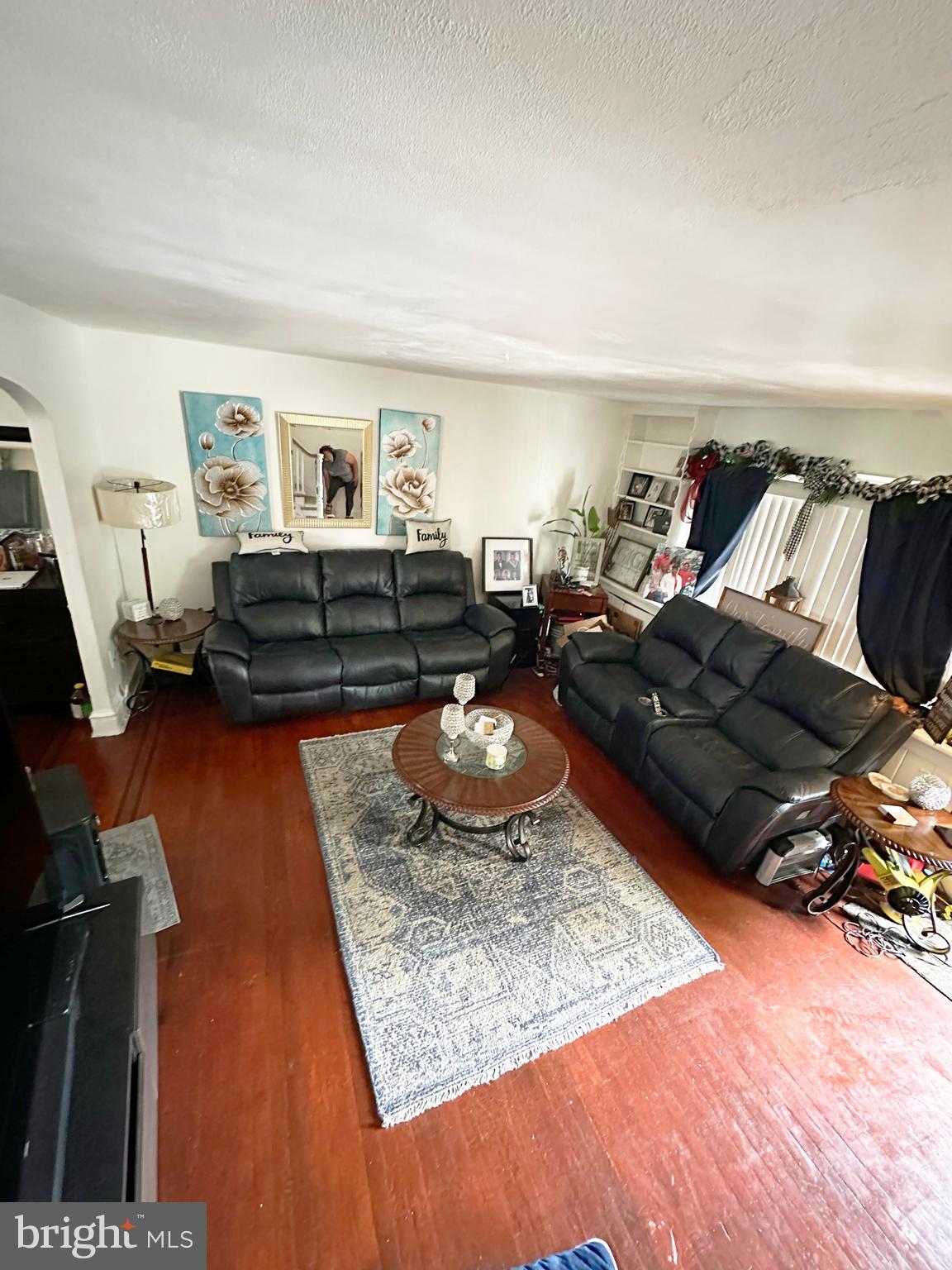 LAWNCREST - Residential