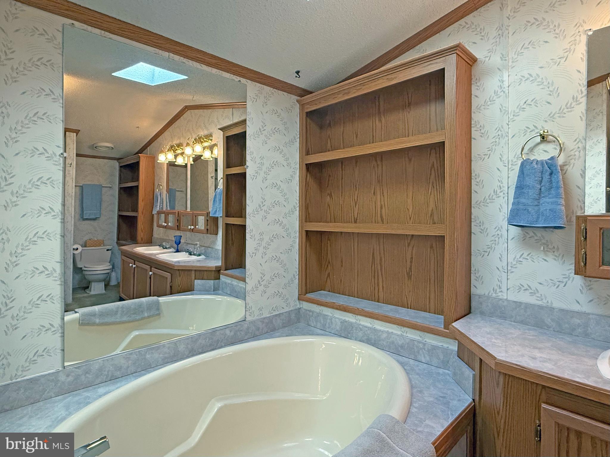 MARINERS COVE - Residential