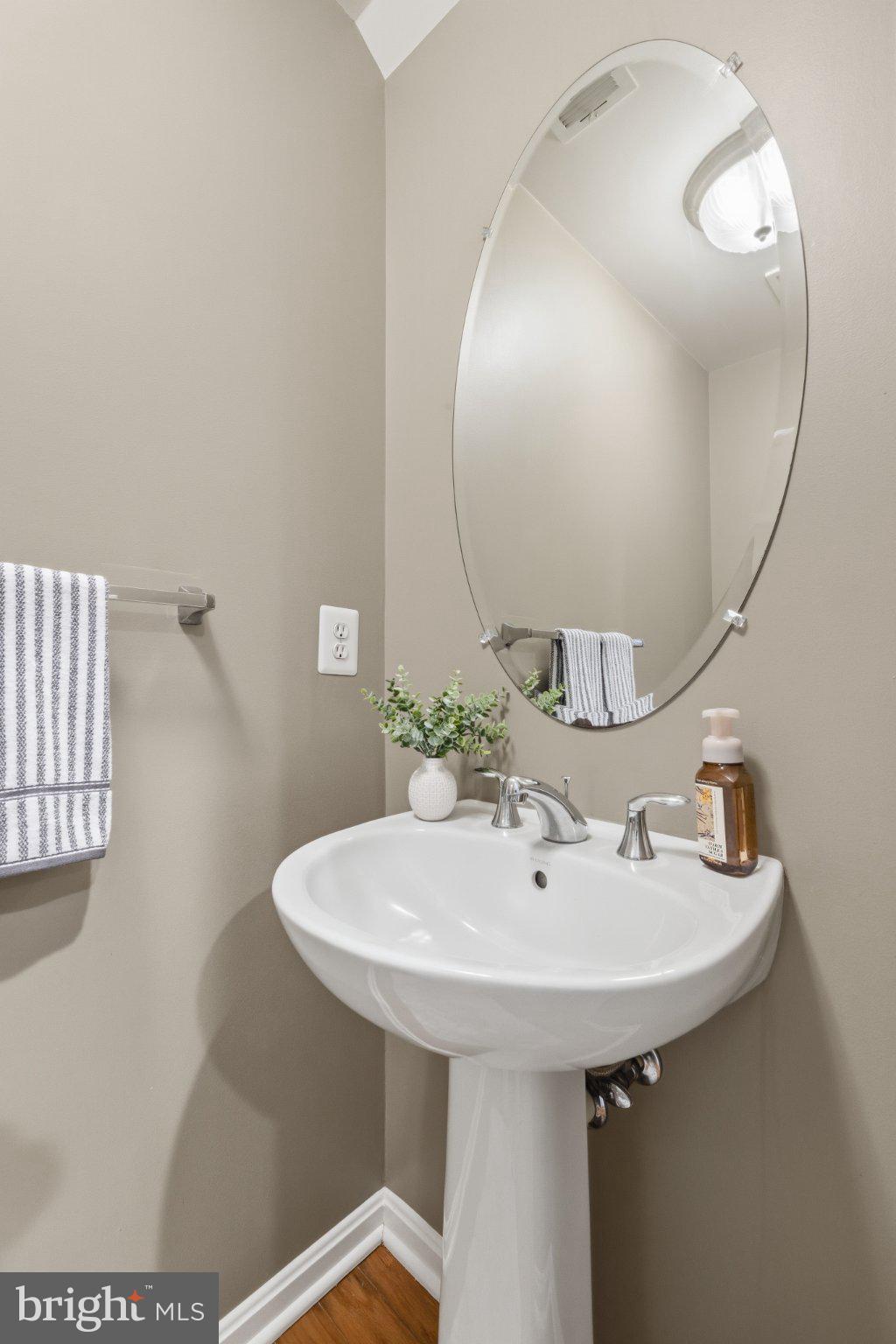 MADISON CRESCENT CONDOMINIUM - Residential