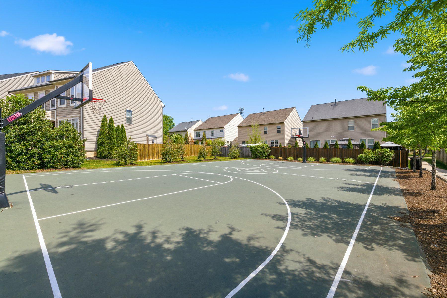 MADISON CRESCENT CONDOMINIUM - Residential