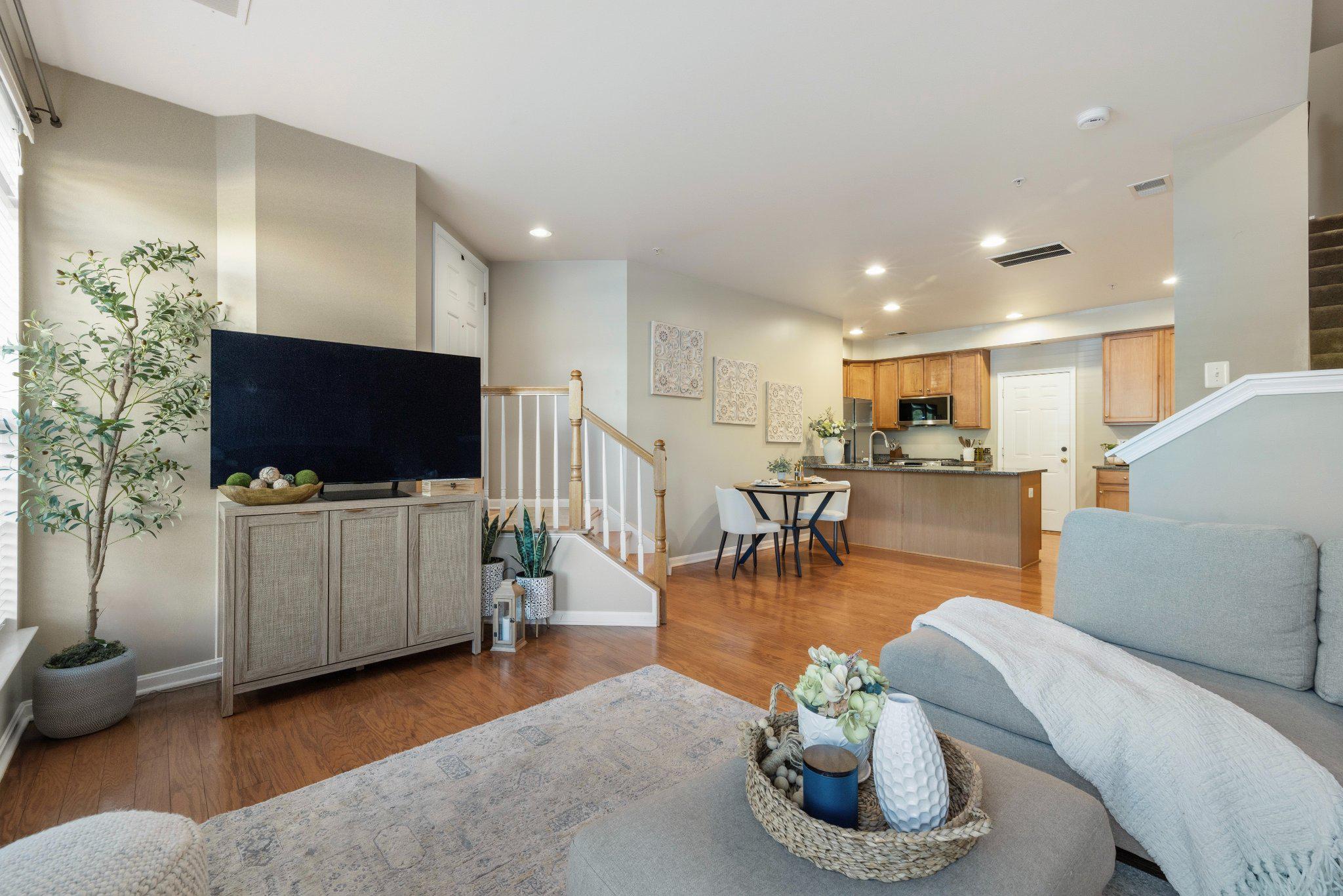 MADISON CRESCENT CONDOMINIUM - Residential