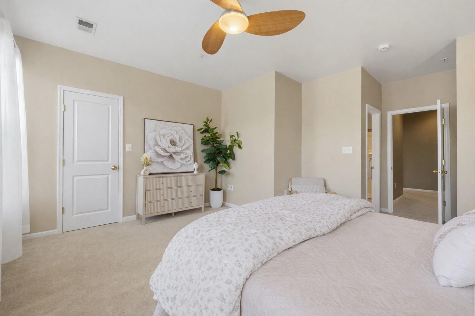 MADISON CRESCENT CONDOMINIUM - Residential