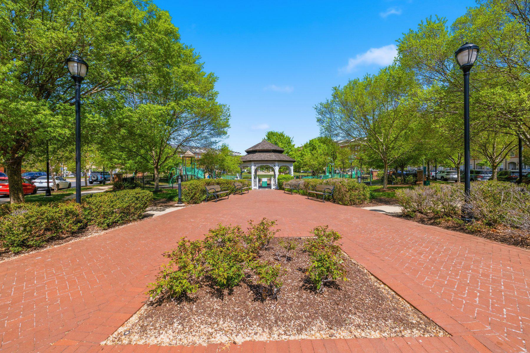 MADISON CRESCENT CONDOMINIUM - Residential