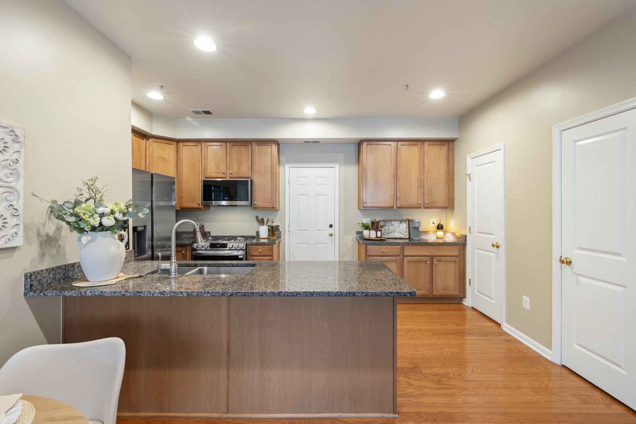 MADISON CRESCENT CONDOMINIUM - Residential