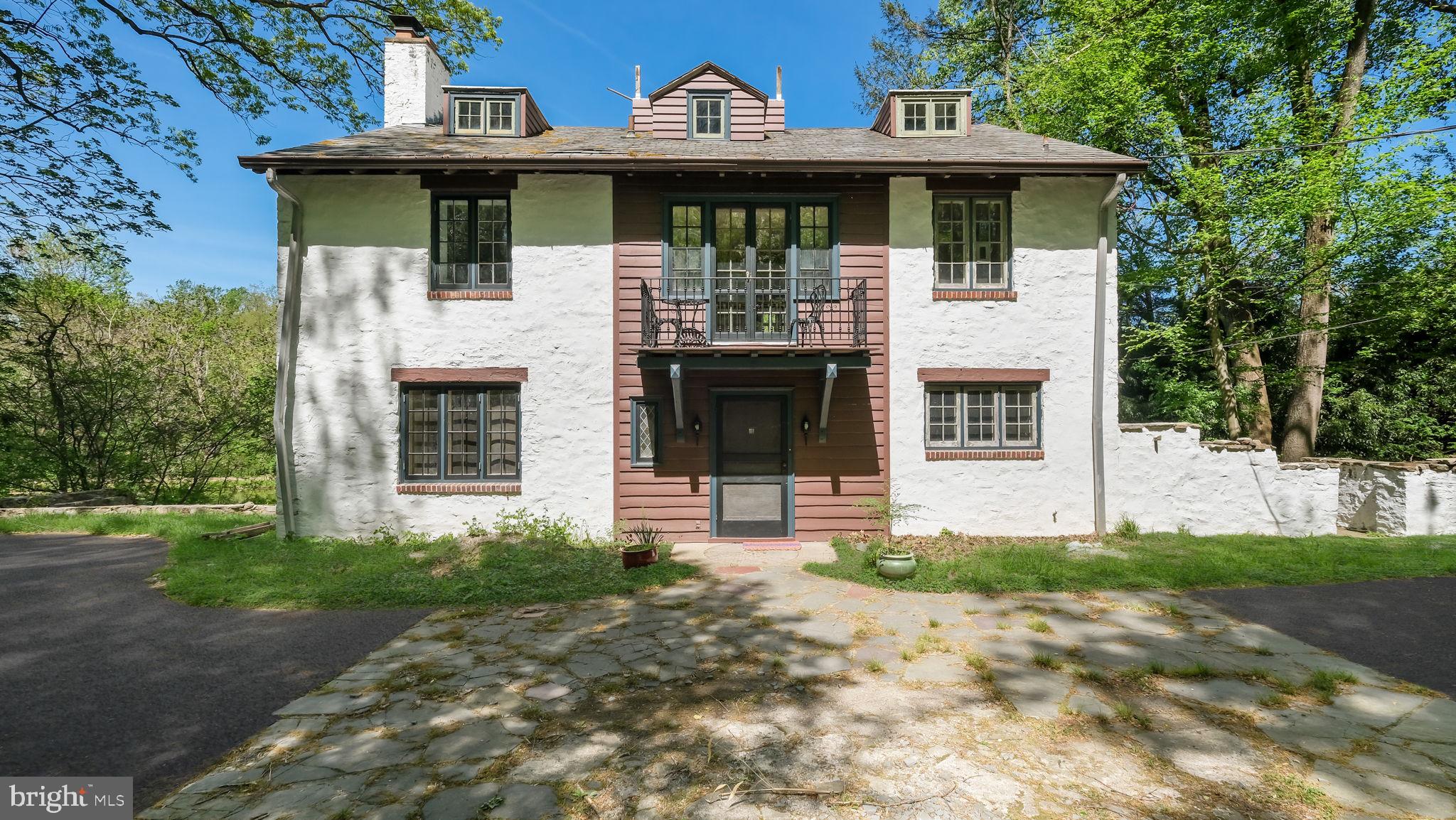 203 E FERRY ROAD