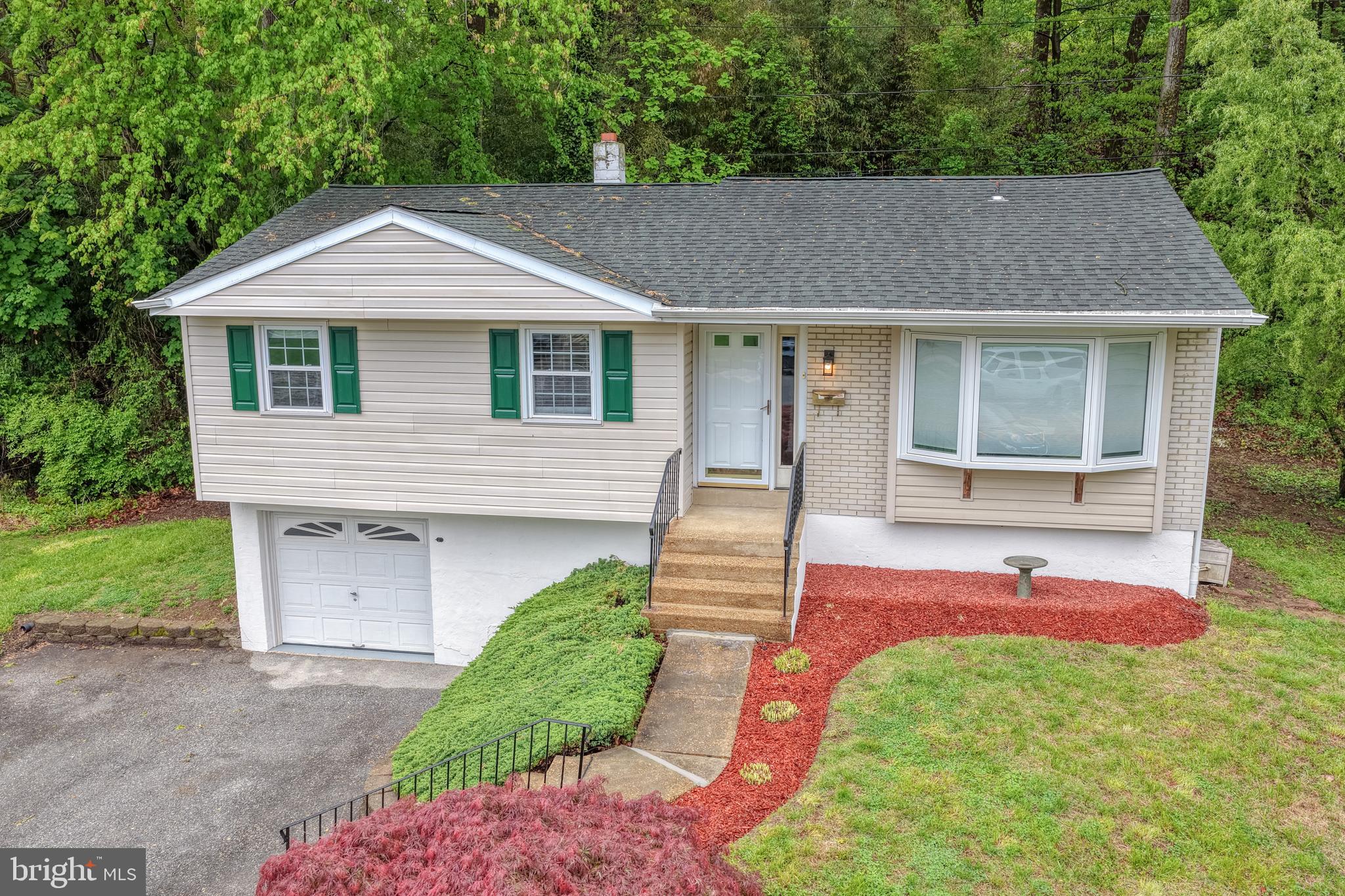 124 HILLDALE COURT