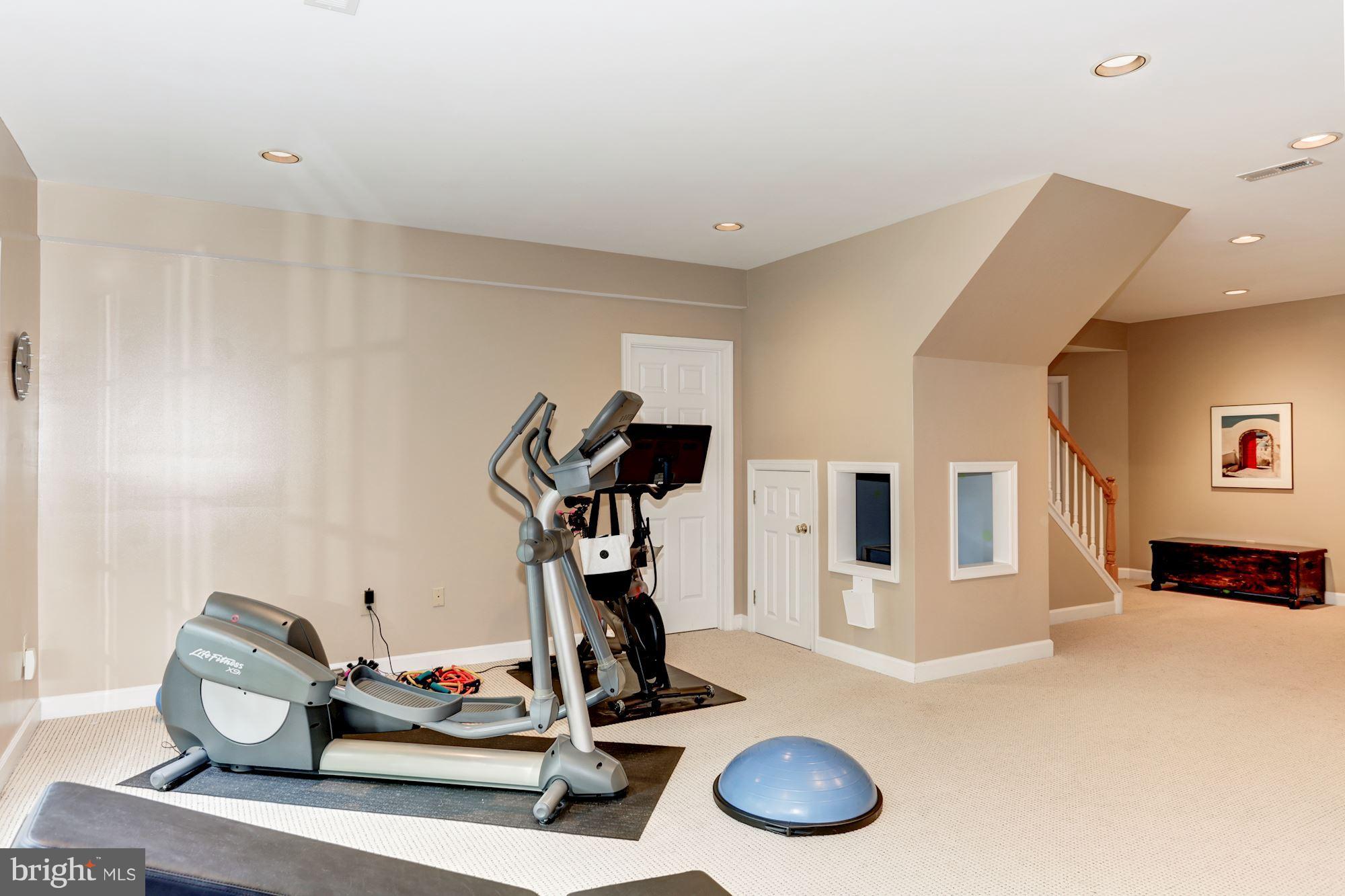 RIVER FALLS - Residential