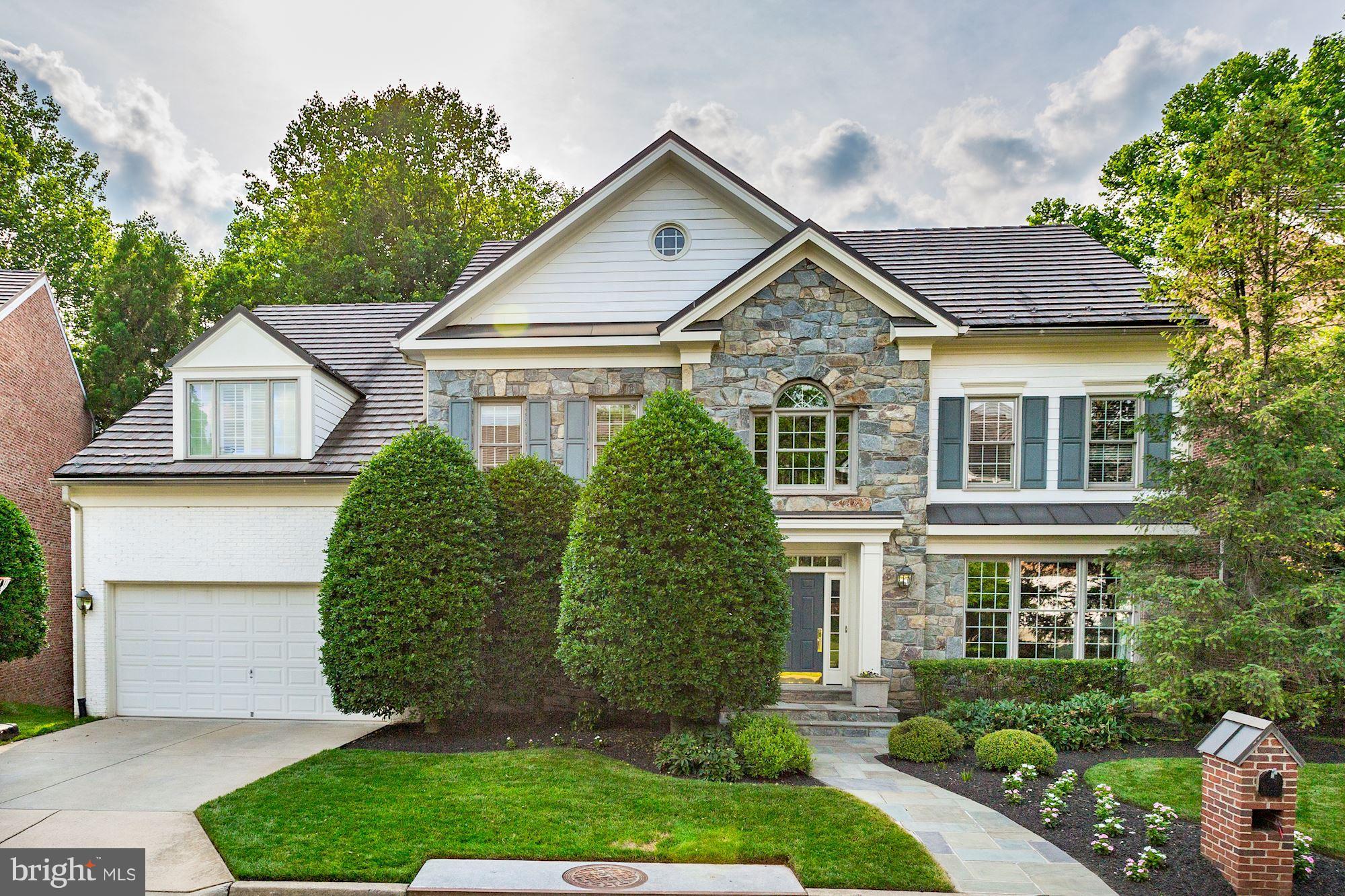 RIVER FALLS - Residential