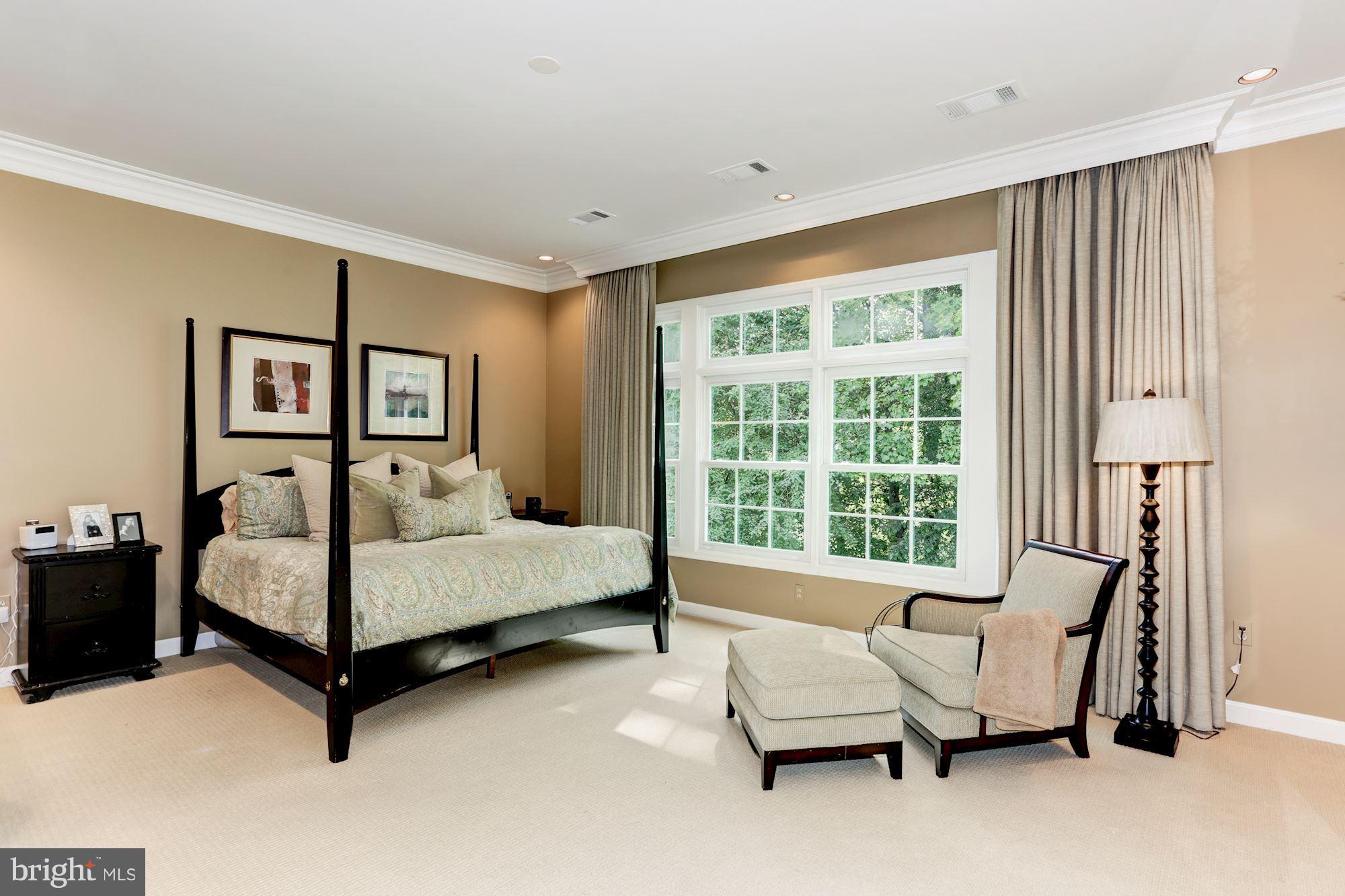 RIVER FALLS - Residential