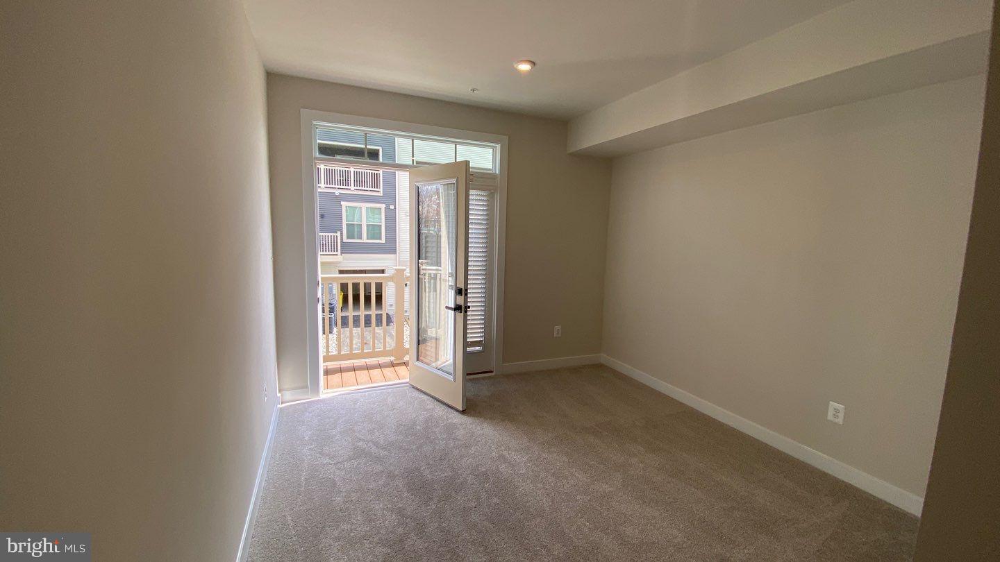 TOWN SQUARE ROW - Residential Lease