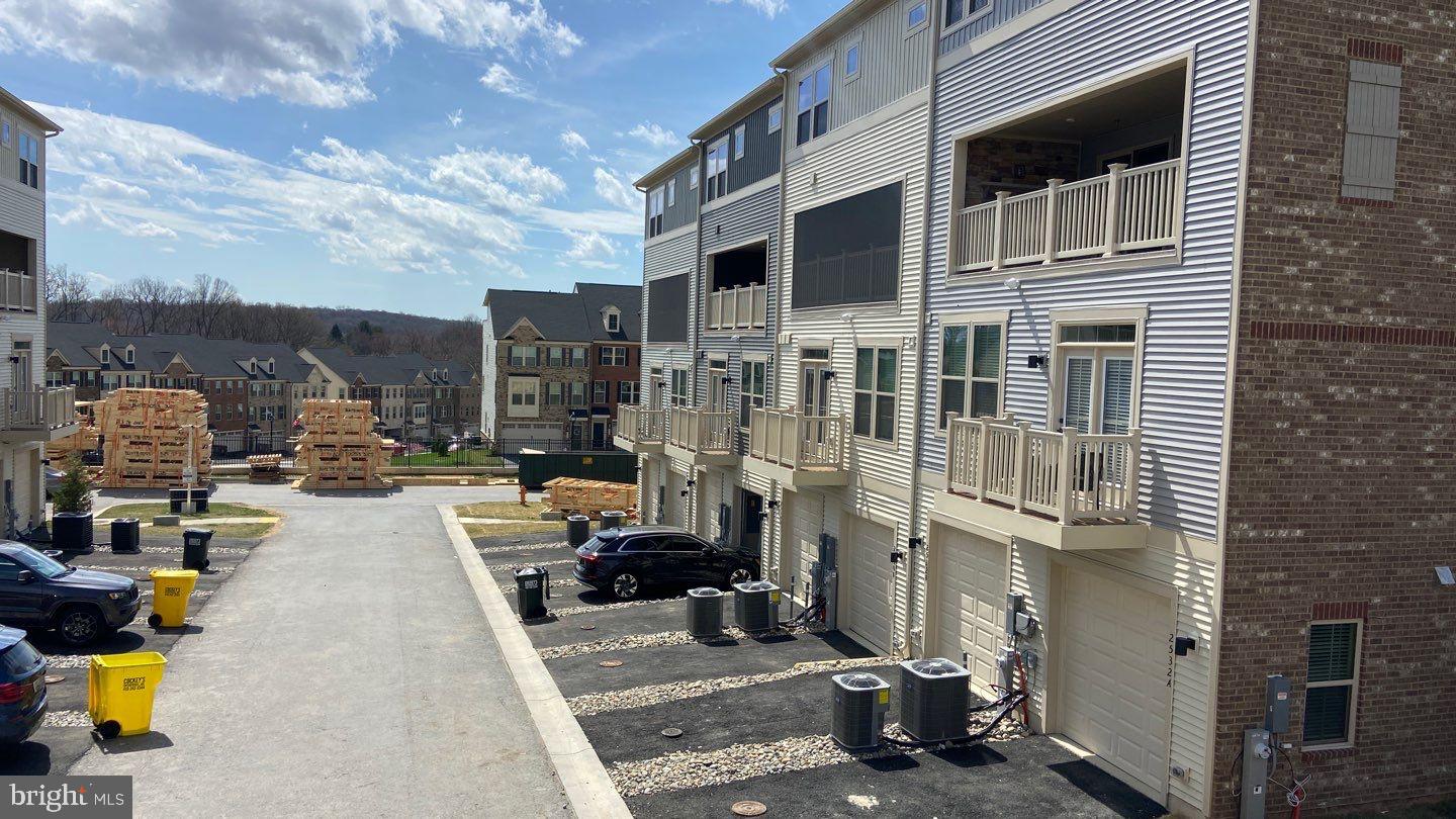 TOWN SQUARE ROW - Residential Lease